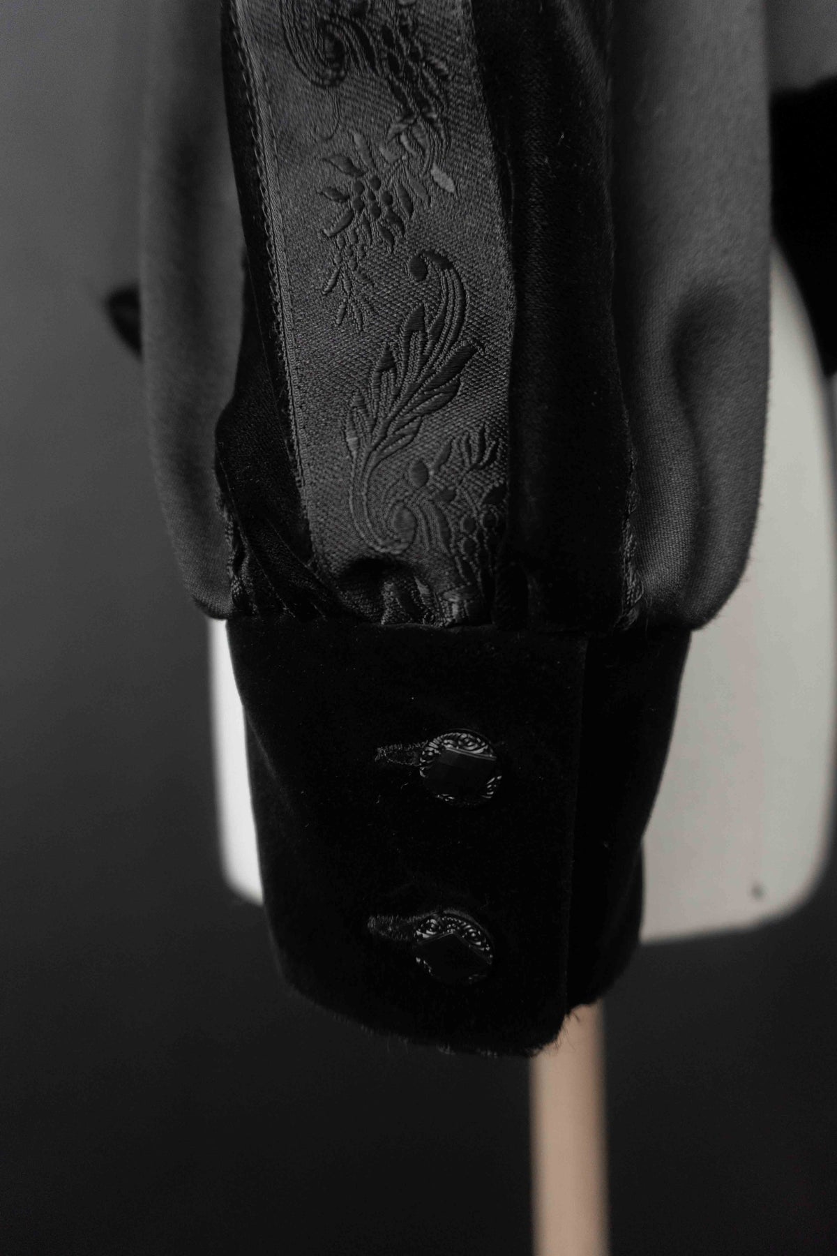Vintage Dark Folklore Blazer aus Wolle und Samt, M–L