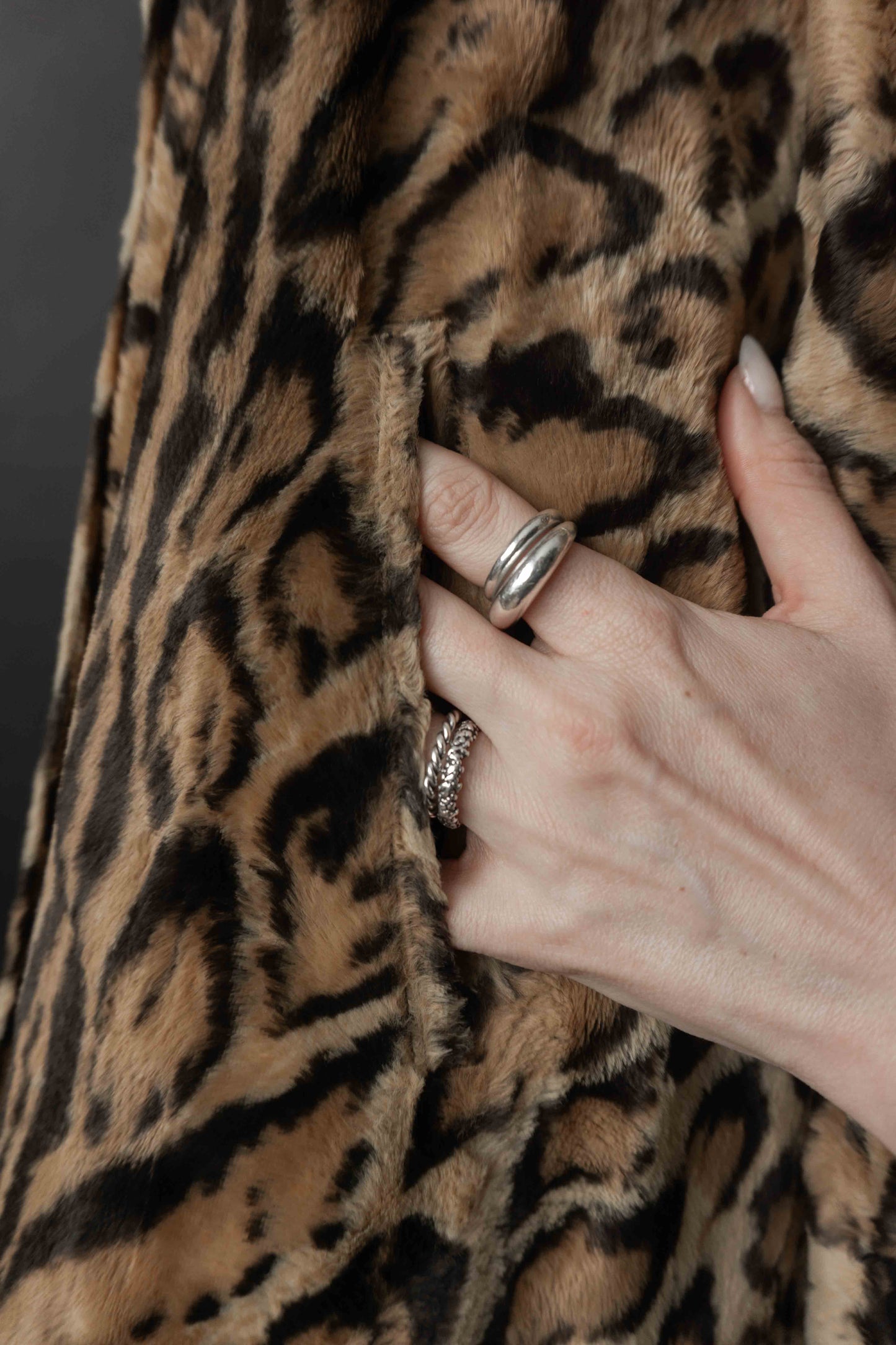 Vintage Faux Fur Mantel Leopard – Statement Coat 80s/90s, S–M theplaincircle vintage