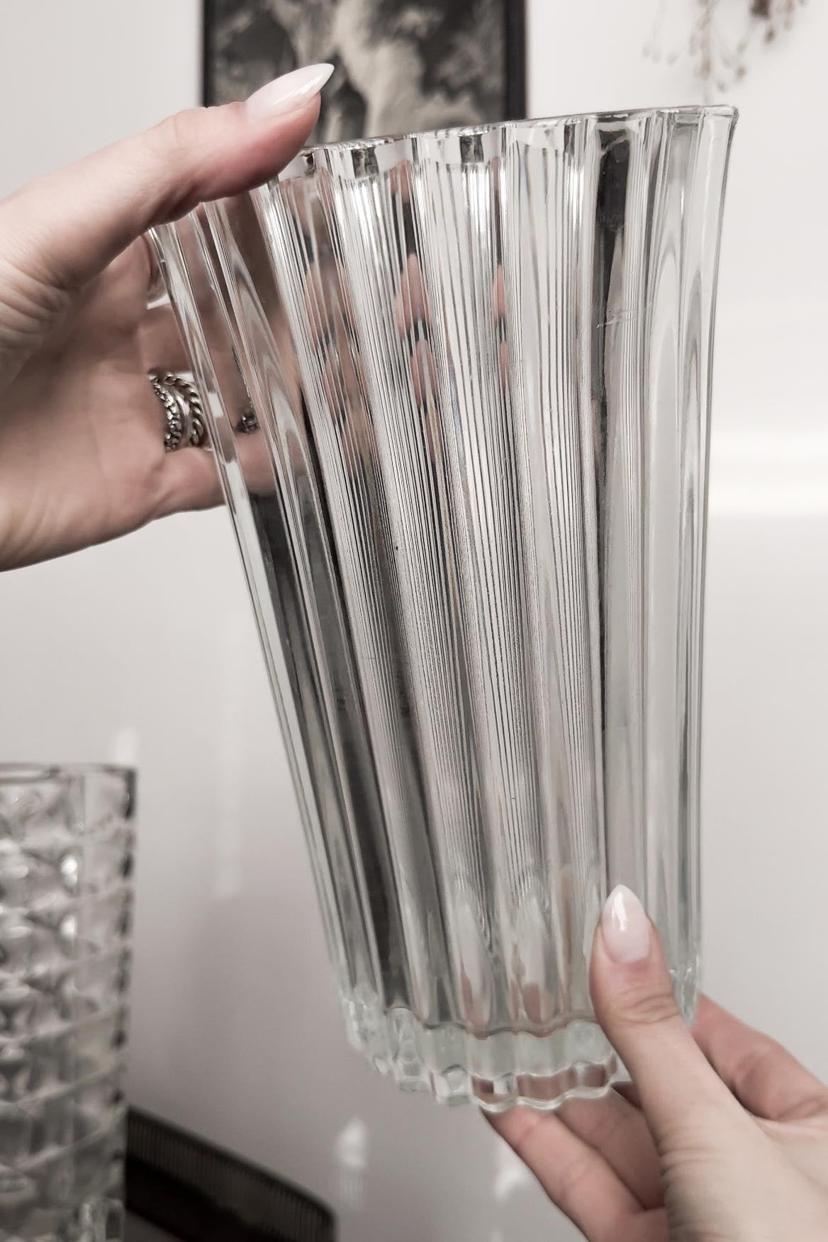 Vintage Glasvasen – Strukturierte Einzelstücke theplaincircle vintage