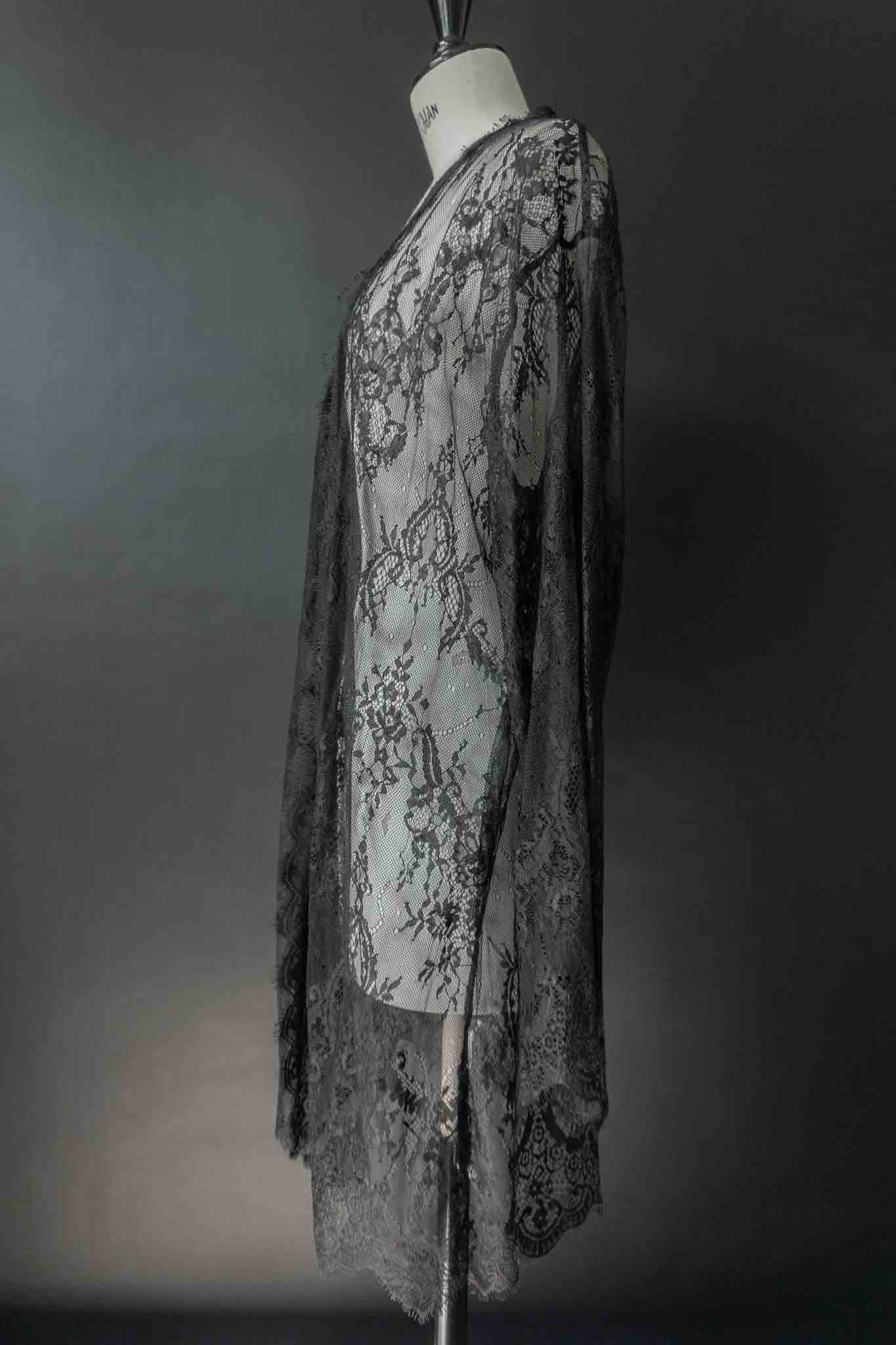 Vintage Y2K Spitzen Cardigan aus schwarzer Spitze – Sheer Gothic Layer, M–L theplaincircle vintage