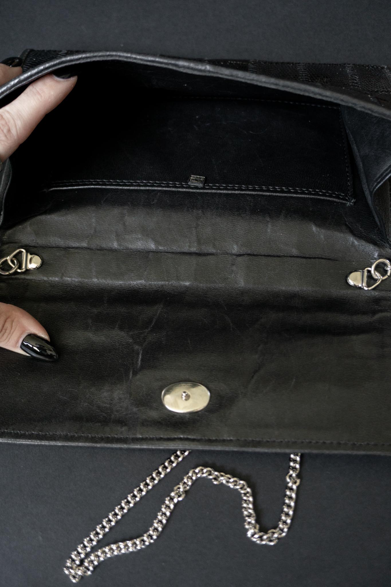 Vintage Clutch aus Kroko-Leder mit Kette