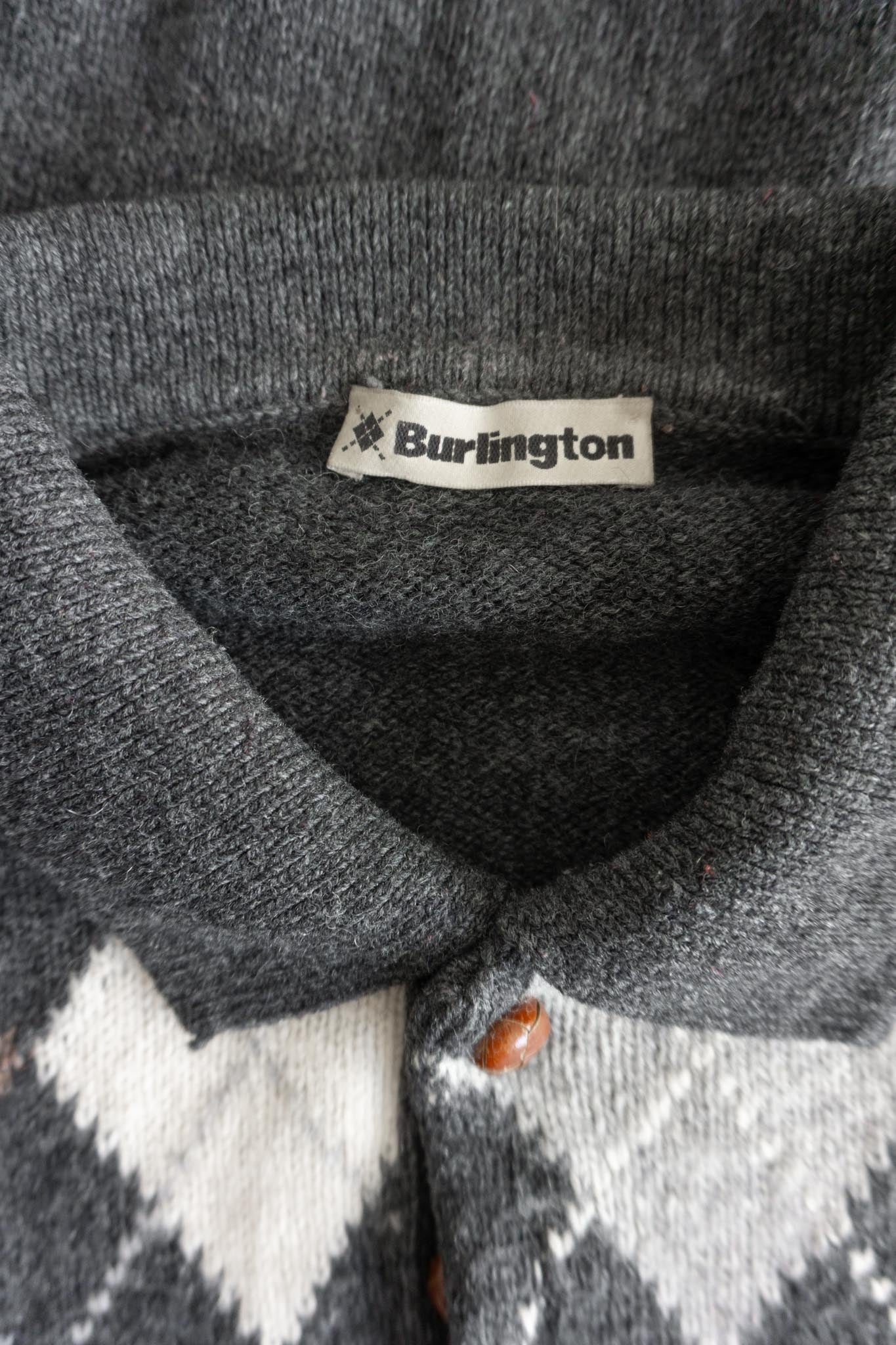 Burlington Wollpullover Vintage mit Karo-Muster, lederbezogenen Knöpfen und Kragen