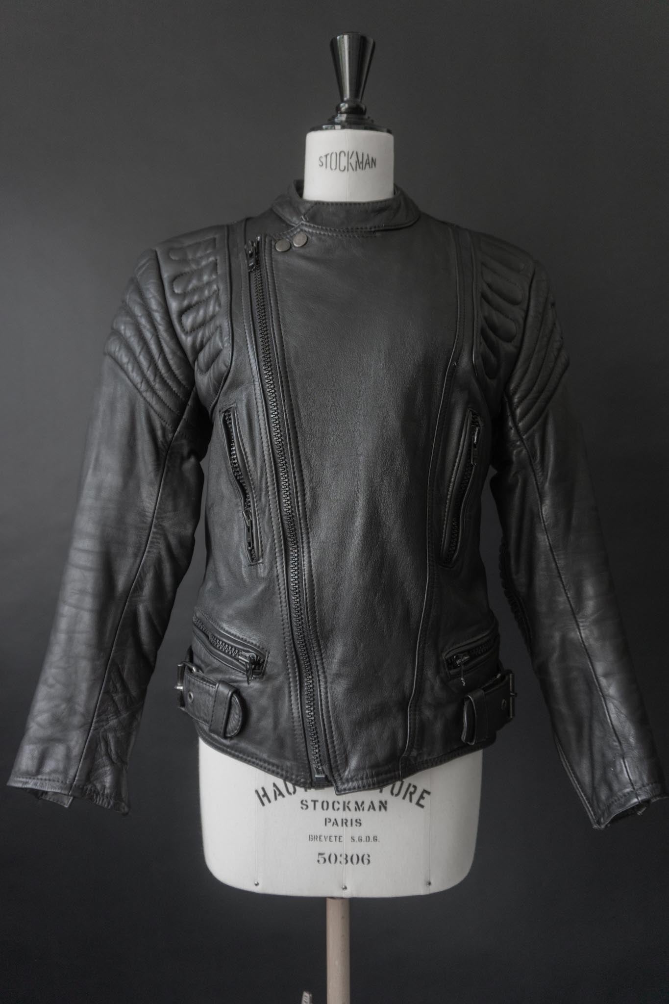 Schwarze 80s Vintage Biker-Lederjacke aus weichem Echtleder mit Protektoren
