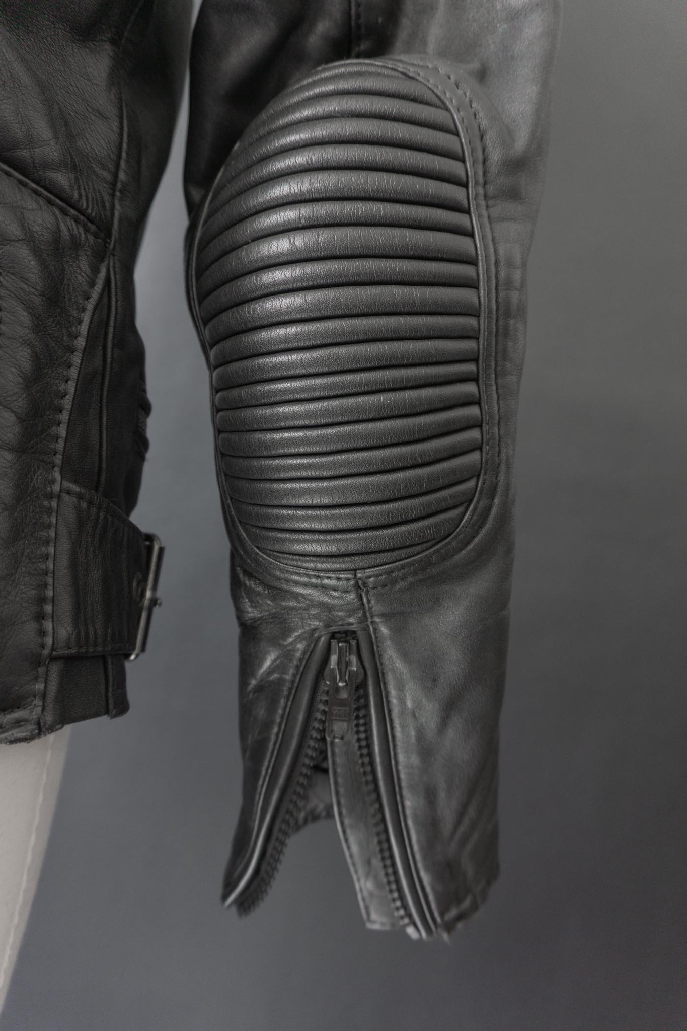 Schwarze 80s Vintage Biker-Lederjacke aus weichem Echtleder mit Protektoren