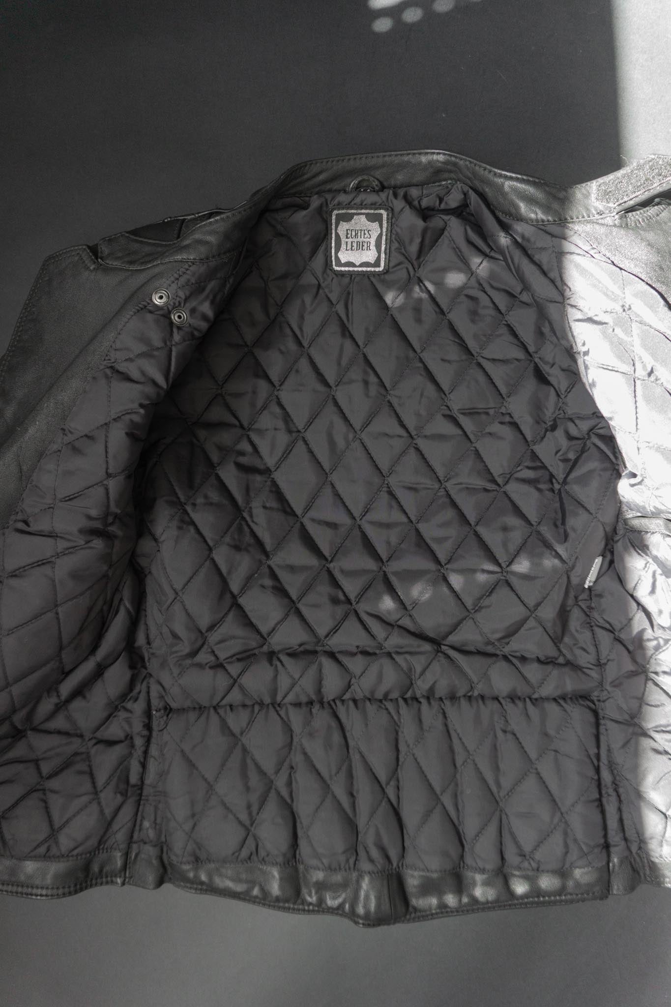 Schwarze 80s Vintage Biker-Lederjacke aus weichem Echtleder mit Protektoren