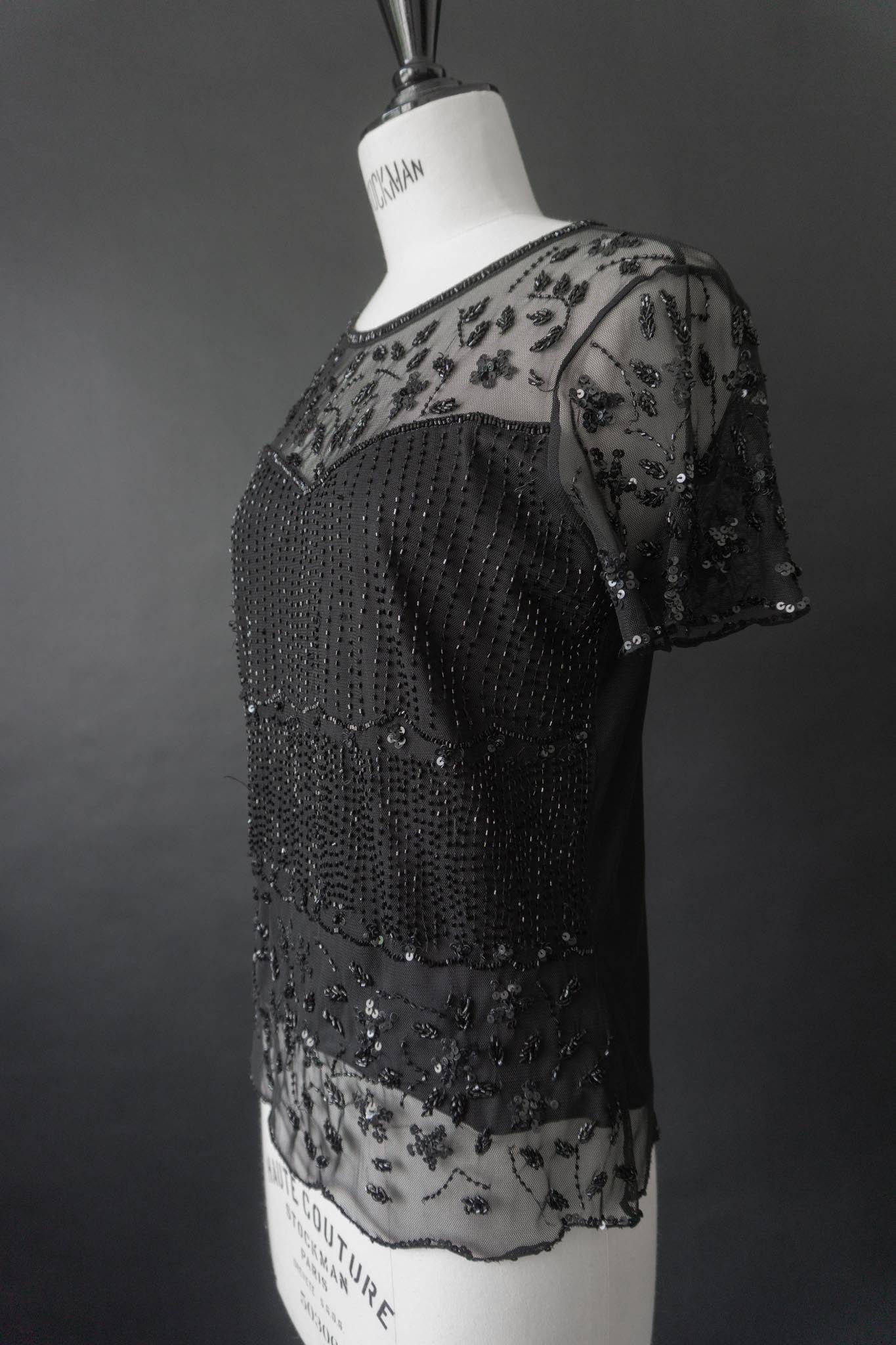 Schwarzes Vintage Pailletten-T-Shirt mit Herzausschnitt & kurzen Ärmeln