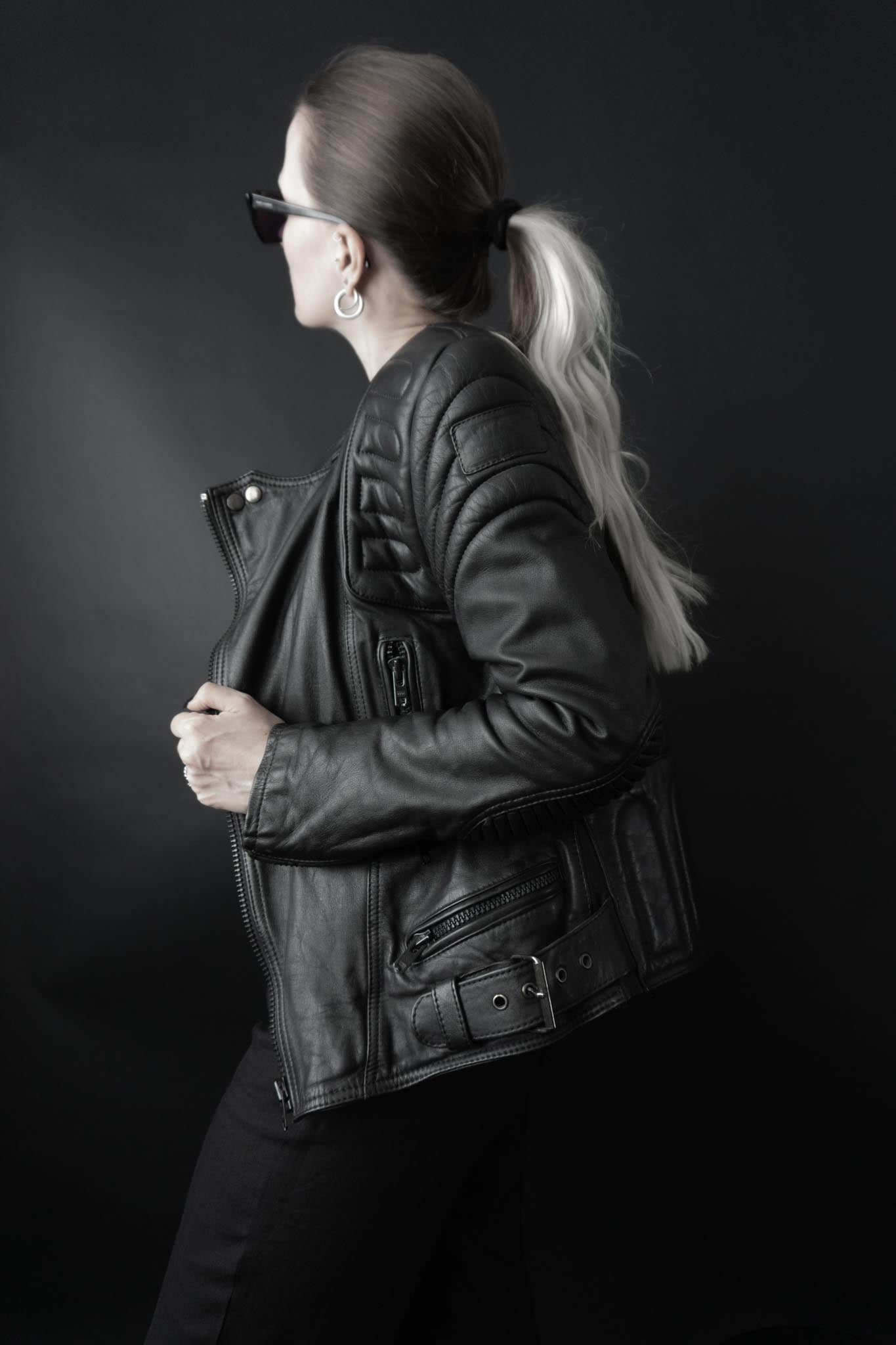 Schwarze 80s Vintage Biker-Lederjacke aus weichem Echtleder mit Protektoren