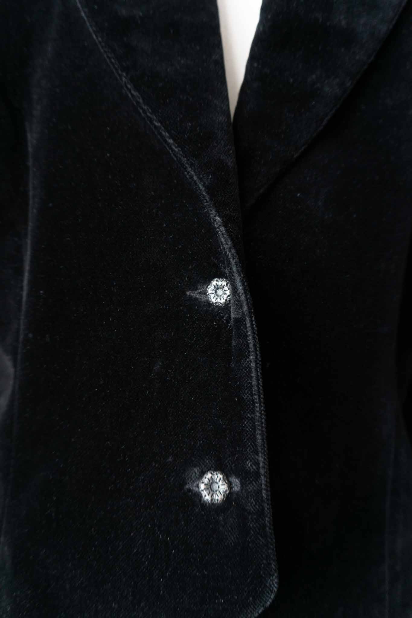 Schwarze Vintage-Samtjacke aus Baumwollsamt mit Puffärmeln aus den 80ern – Dark Romantic Blazer von theplaincircle vintage