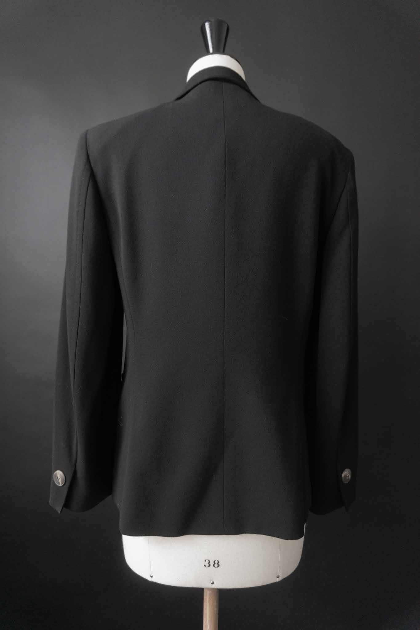 Schwarzer Vintage-Blazer aus 100 % Wolle von Max Mara, Made in Italy – nachhaltige Vintage Fashion von theplaincircle vintage