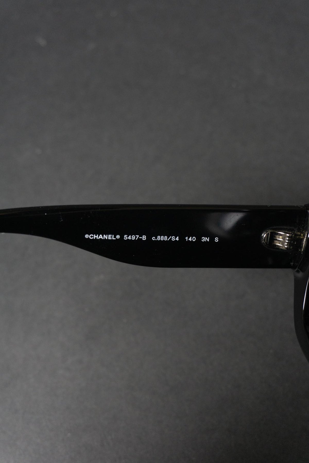 Chanel Shield Sonnenbrille, schwarzer Strass 5497-B