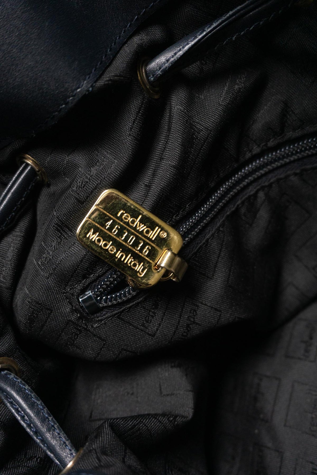 Vintage Moschino 90s Bucket Bag aus Nylon und Leder
