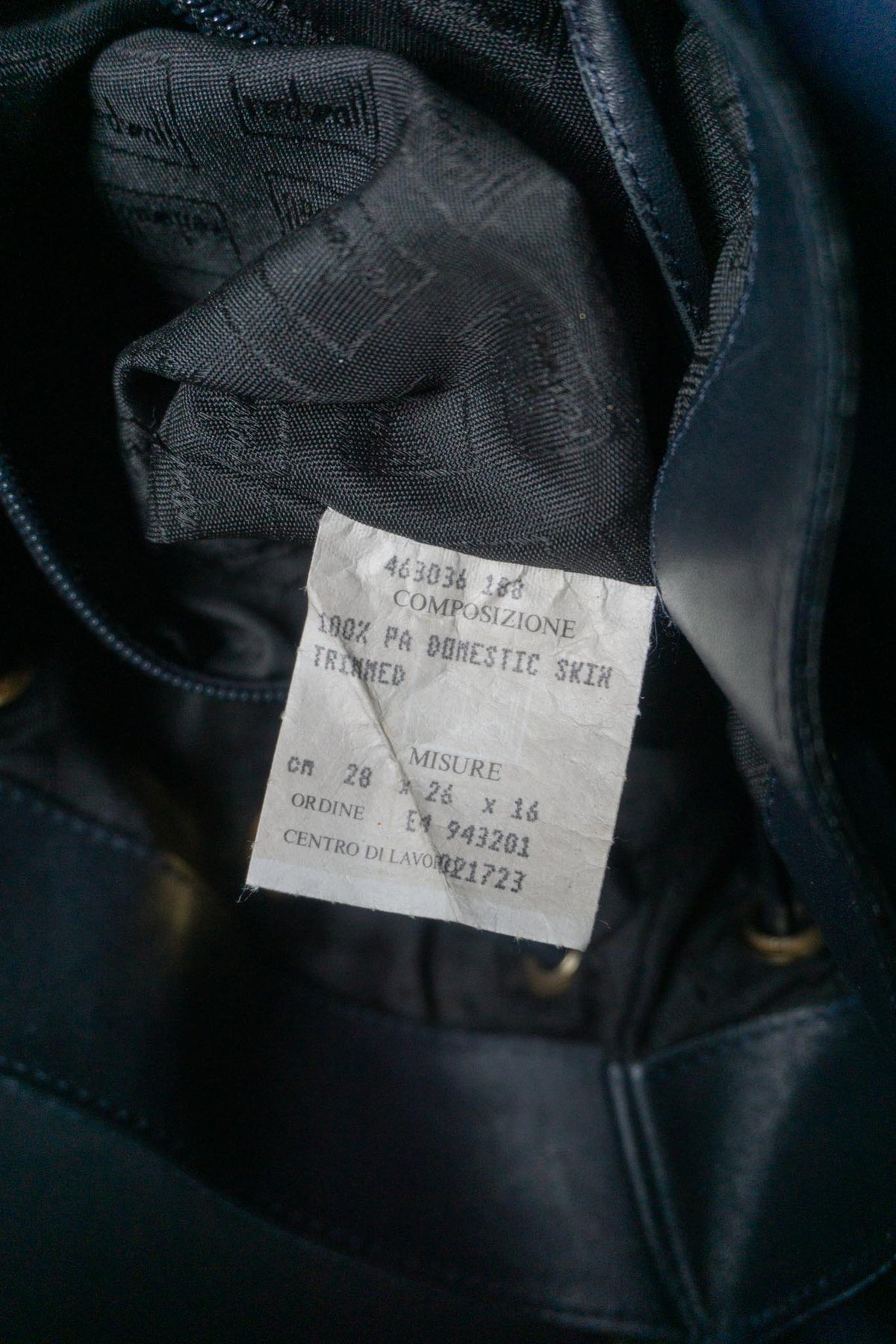 Vintage Moschino 90s Bucket Bag aus Nylon und Leder