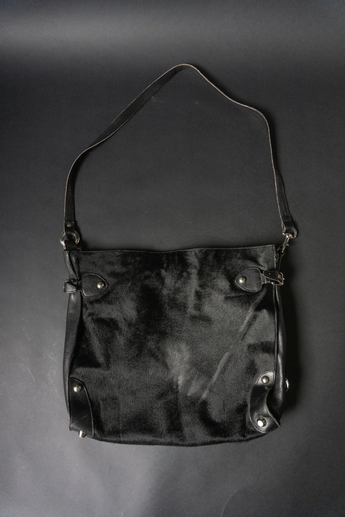 Vintage Gothic Shopper aus schwarzem Ponyfell und Leder | Y2K Shoulder Bag