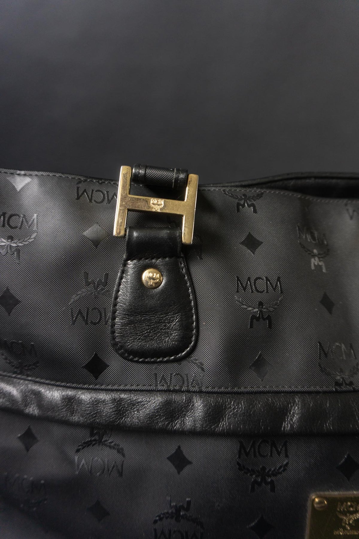 MCM Vintage Shopper aus den 80er Jahren | Schwarze Visetos Monogram Tasche