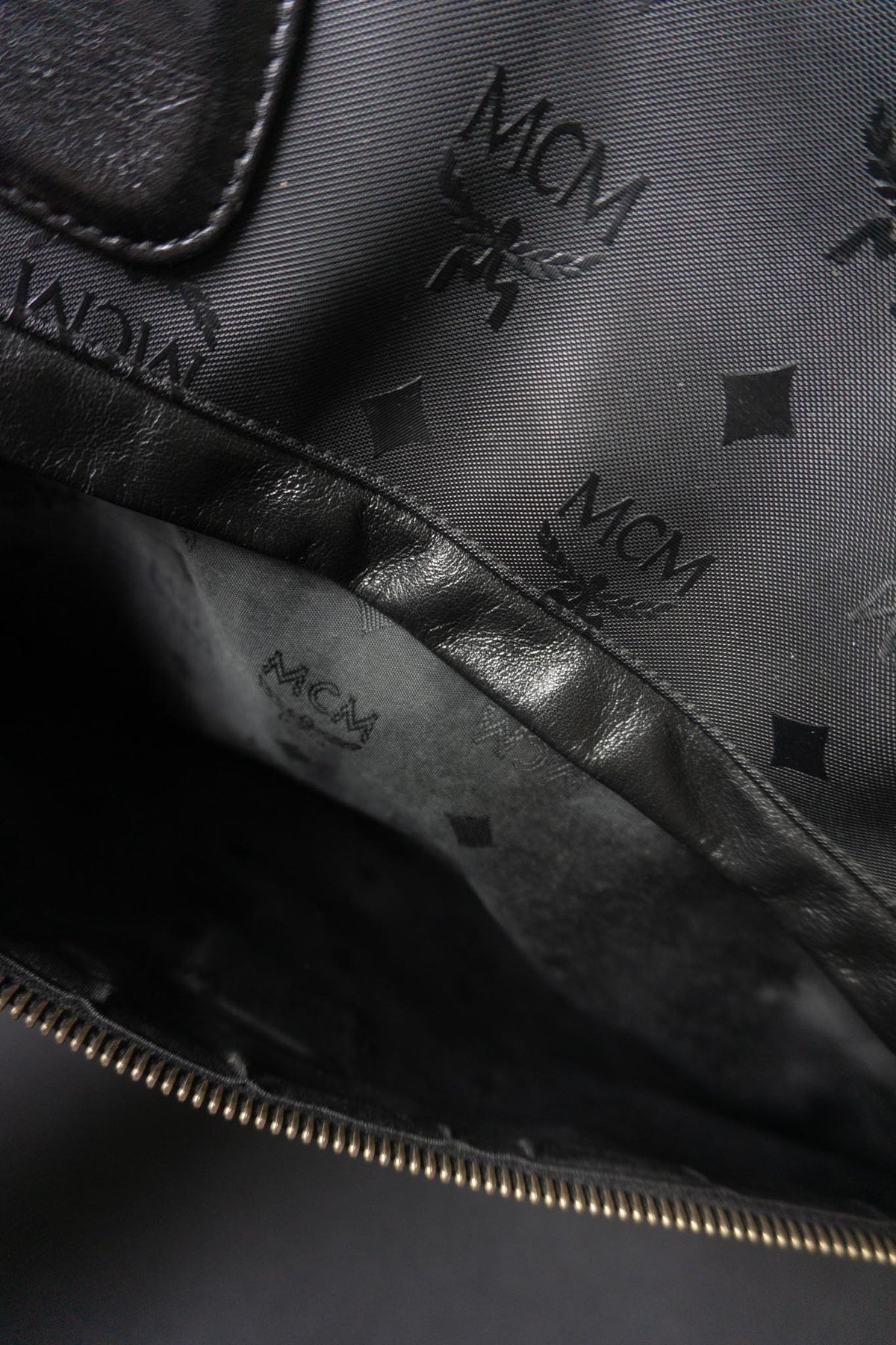 MCM Vintage Shopper aus den 80er Jahren | Schwarze Visetos Monogram Tasche