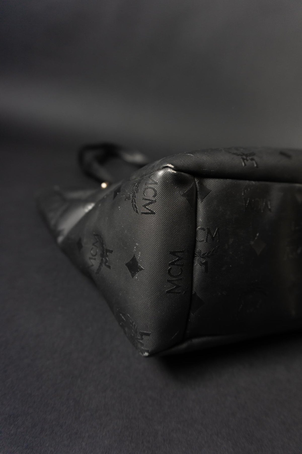 MCM Vintage Shopper aus den 80er Jahren | Schwarze Visetos Monogram Tasche
