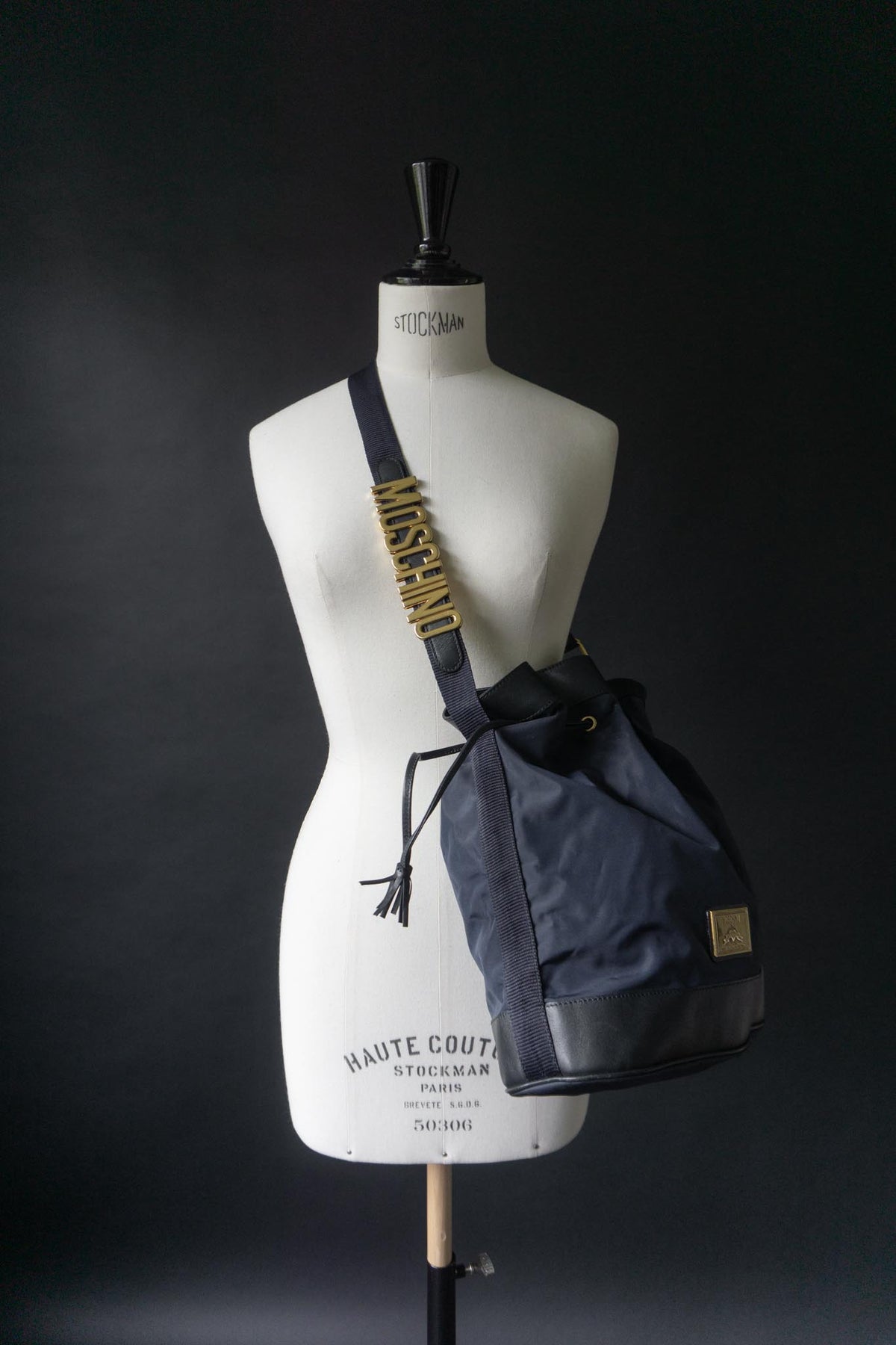 Vintage Moschino 90s Bucket Bag aus Nylon und Leder