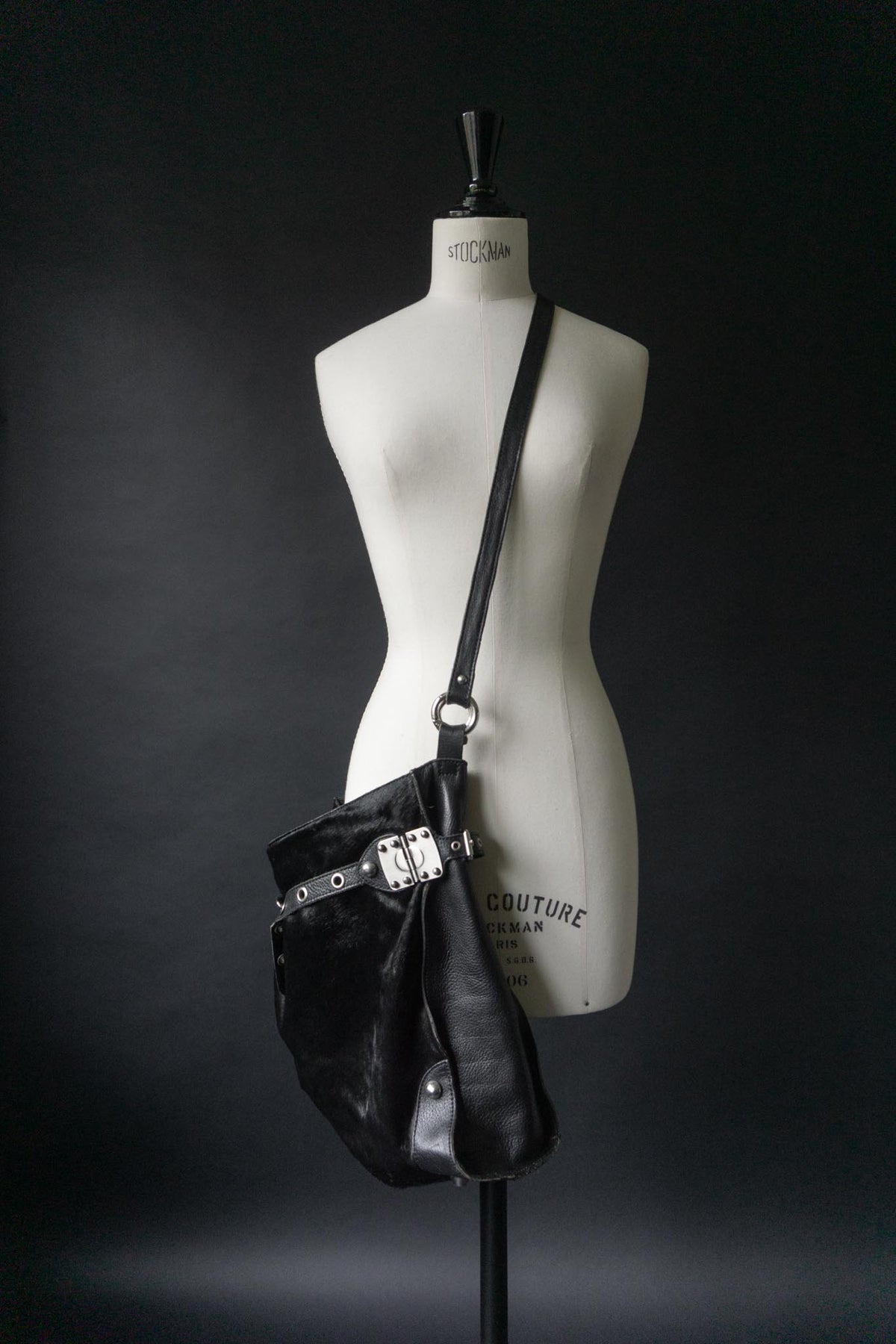 Vintage Gothic Shopper aus schwarzem Ponyfell und Leder | Y2K Shoulder Bag