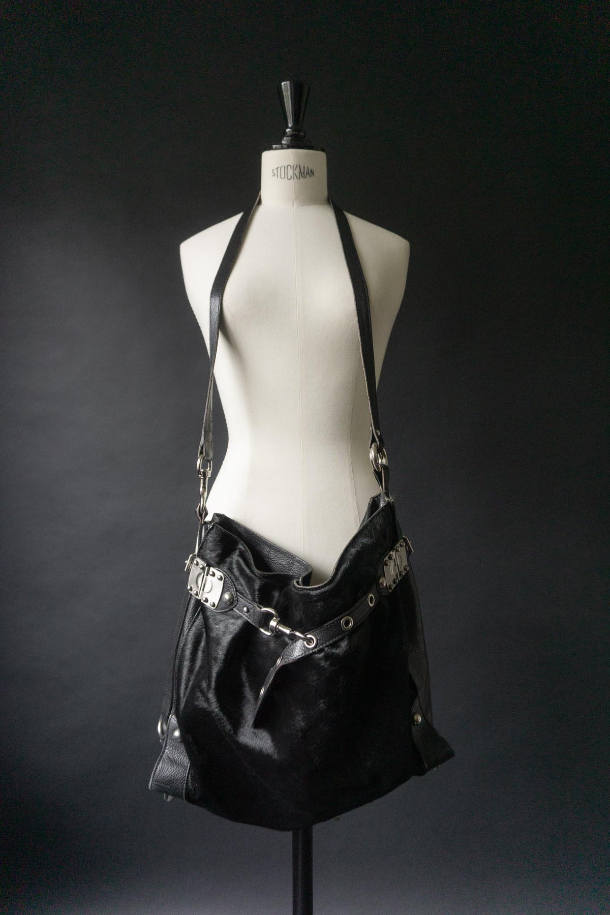 Vintage Gothic Shopper aus schwarzem Ponyfell und Leder | Y2K Shoulder Bag