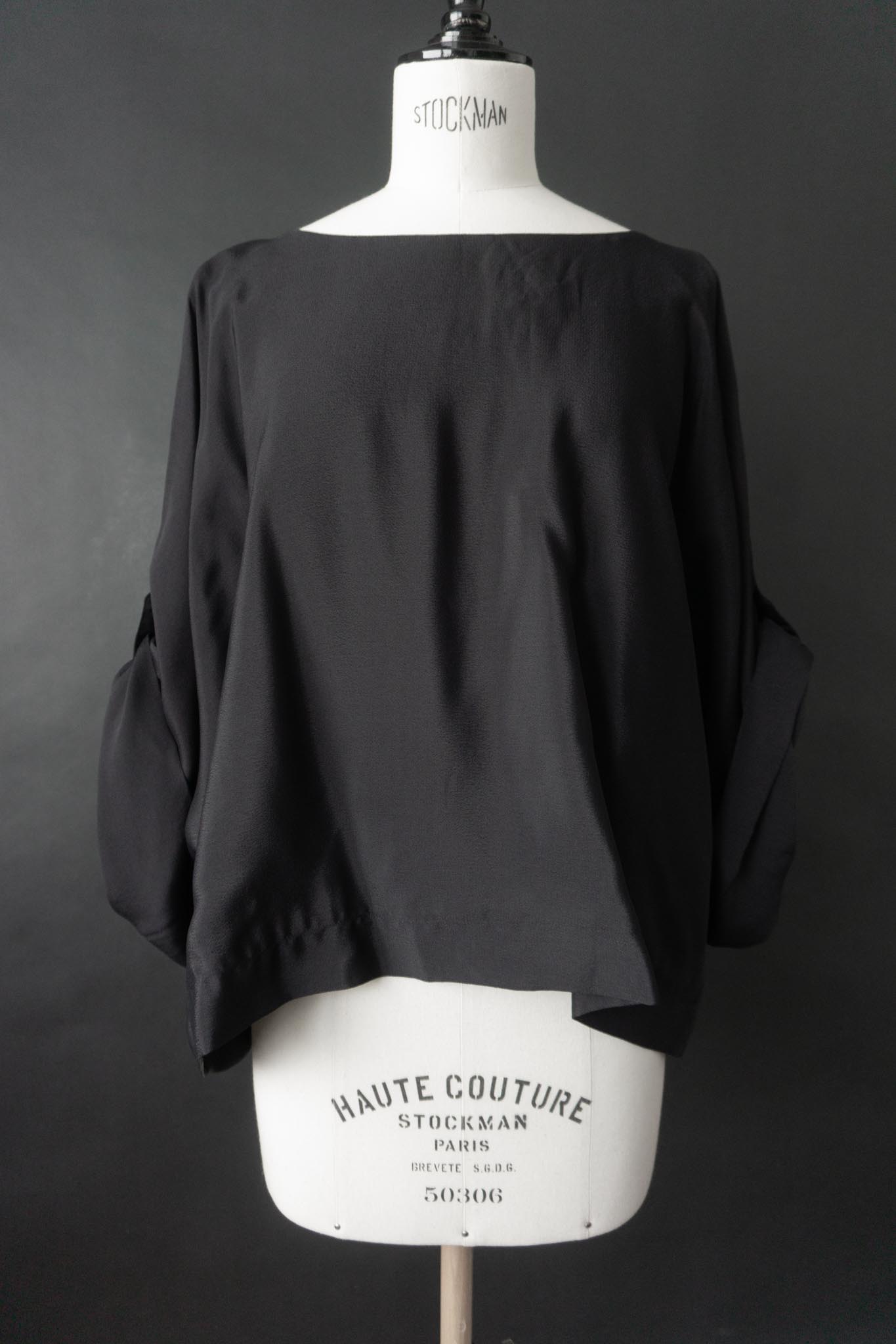 Avantgarde Bluse aus Viskose in Midnight, L–XL