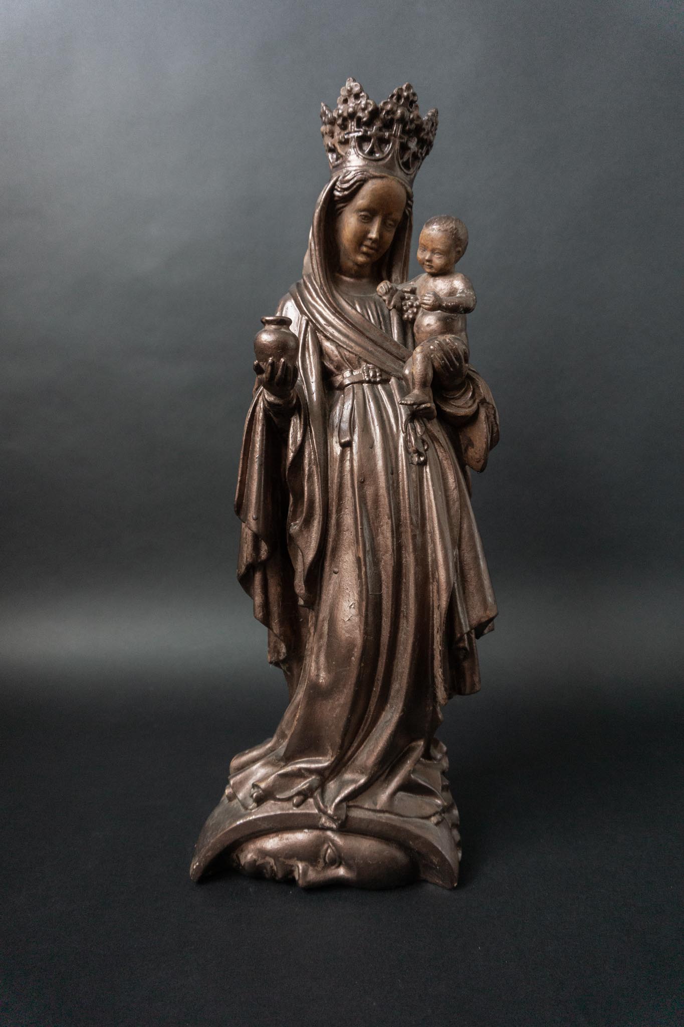 Vintage Madonna mit Kind aus Ton – sakrale Skulptur in bronzierter Optik