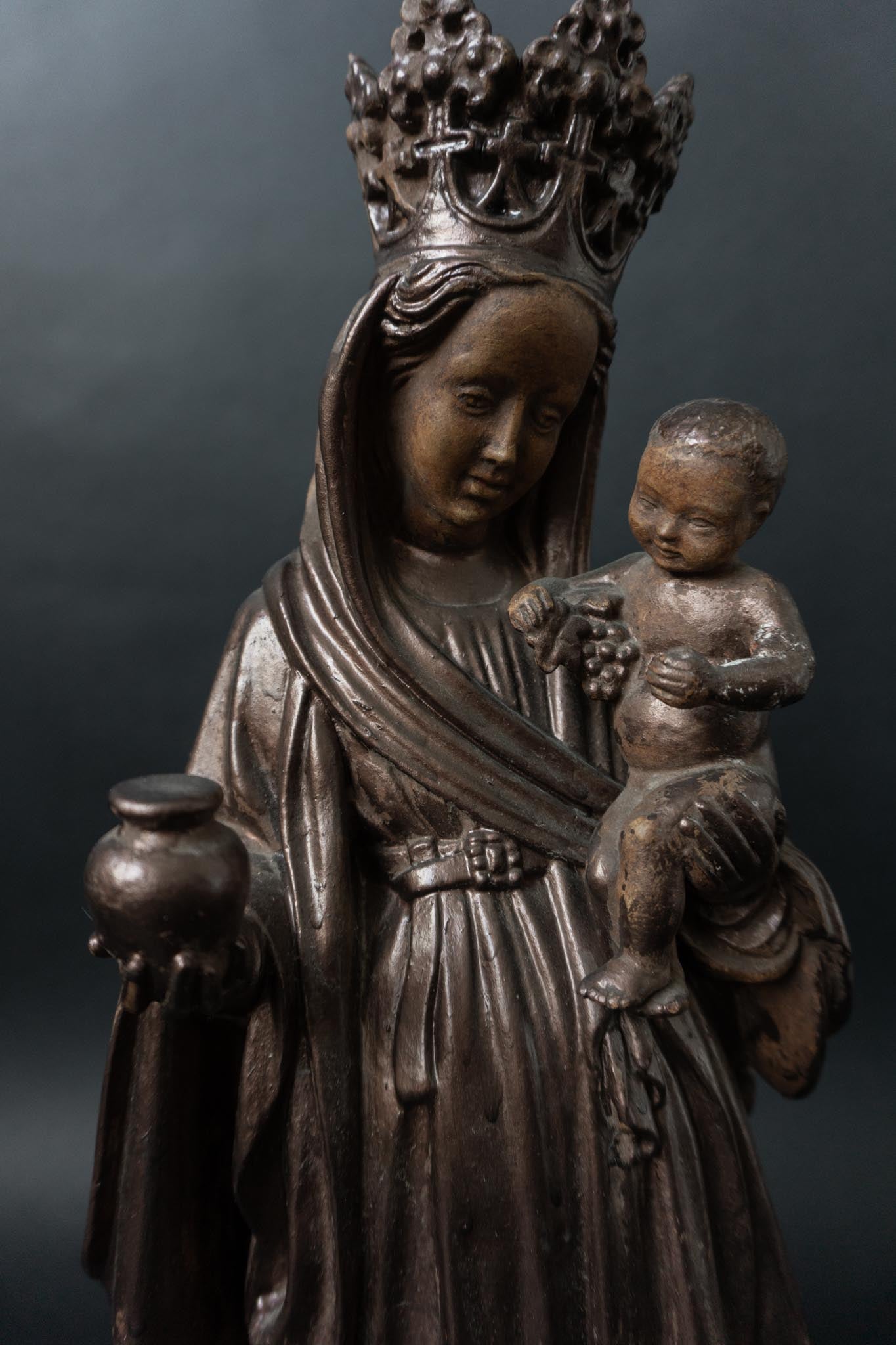 Vintage Madonna mit Kind aus Ton – sakrale Skulptur in bronzierter Optik