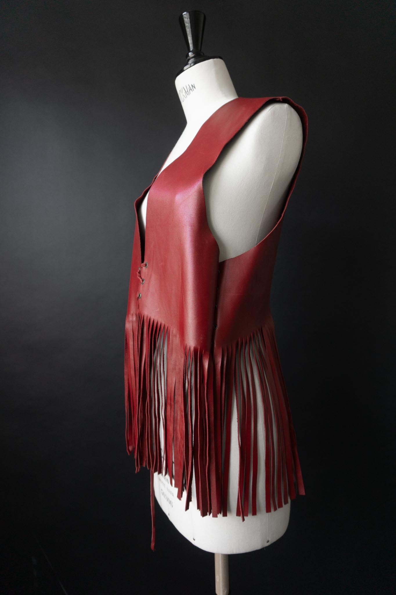 Vintage 80s Lederweste mit Fransen aus rotem Echtleder, S–L