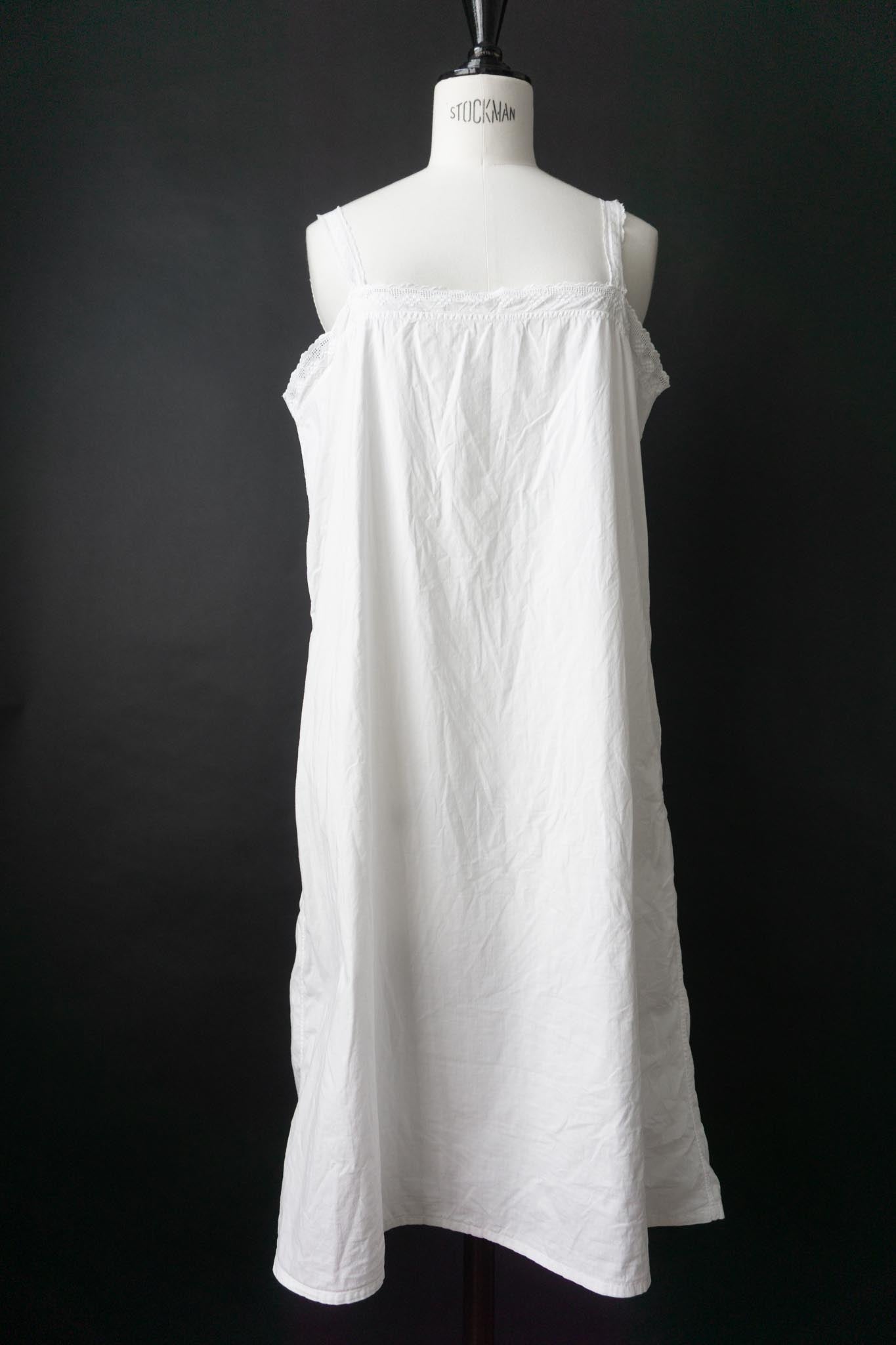 Antikes Leinenkleid mit Spitzenträgern – ca. 1920er Jahre