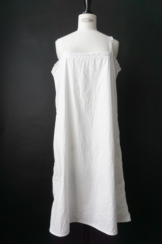 Antikes Leinenkleid mit Spitzenträgern – ca. 1920er Jahre