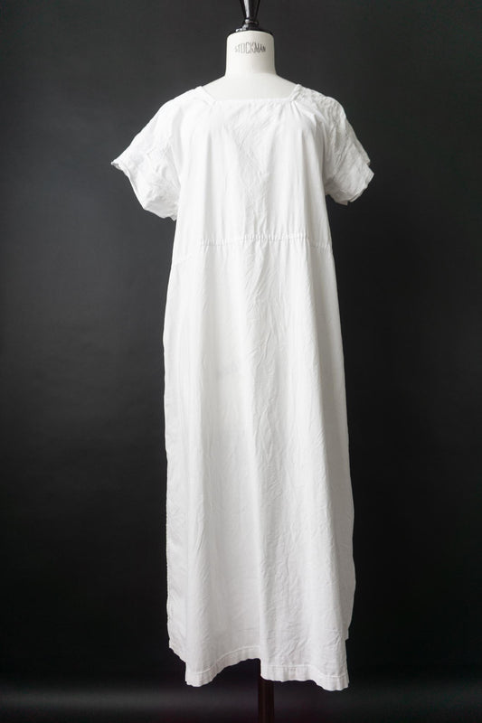 Antikes weißes Leinenkleid mit Spitzenärmeln – ca. 1910–1930