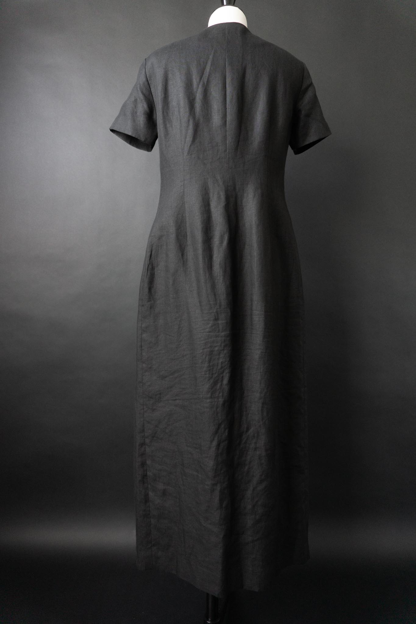 Vintage Irish Linen Maxikleid in Schwarz mit Perlmuttknöpfen, S–M