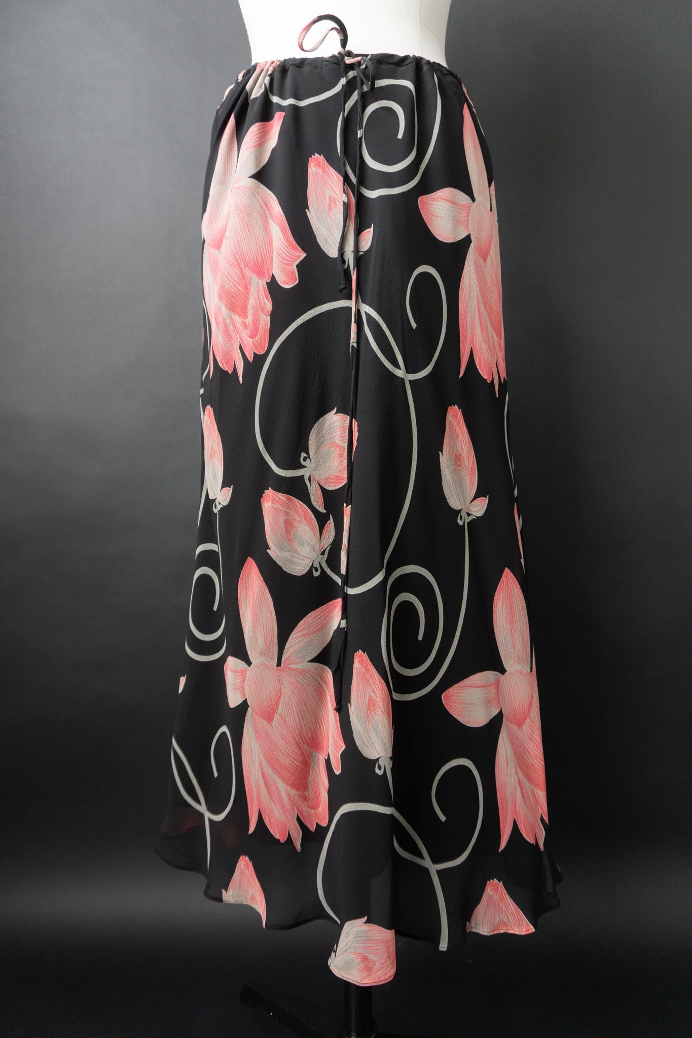 Vintage 90s Set: Rock & Top, Pure Silk, dark flowers, M–XL