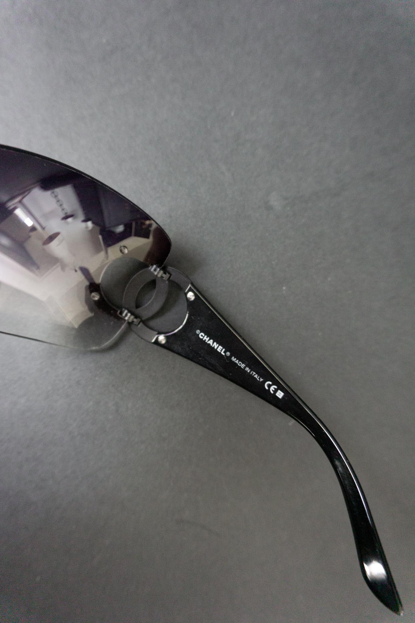 Vintage Chanel Shield Sonnenbrille Karl Lagerfeld Ära