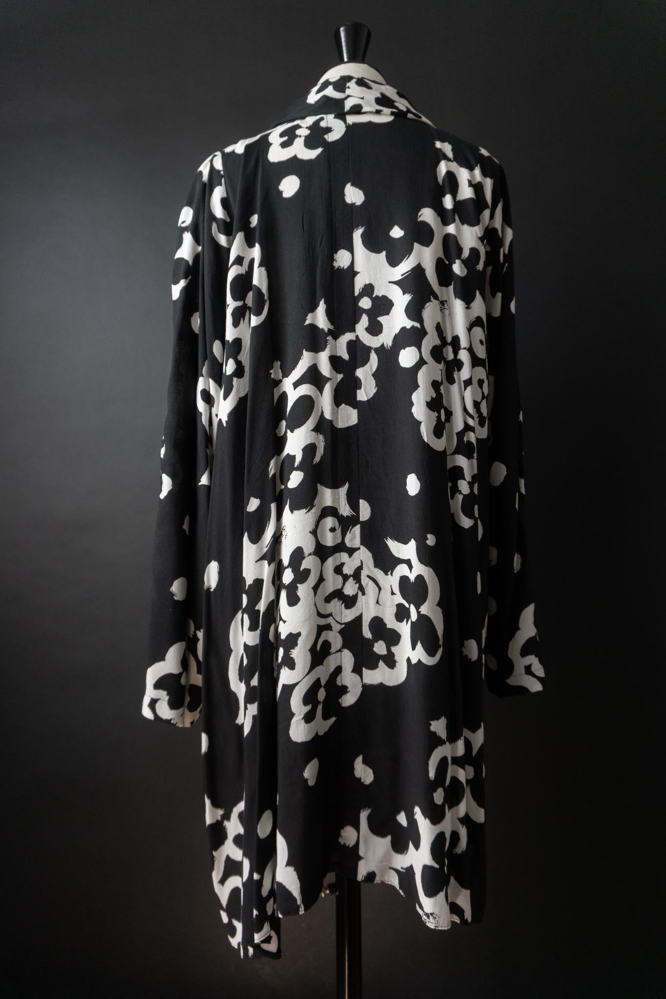 Schwarz-weiße Vintage Blusenjacke mit grafischem Blütenprint, M-XL