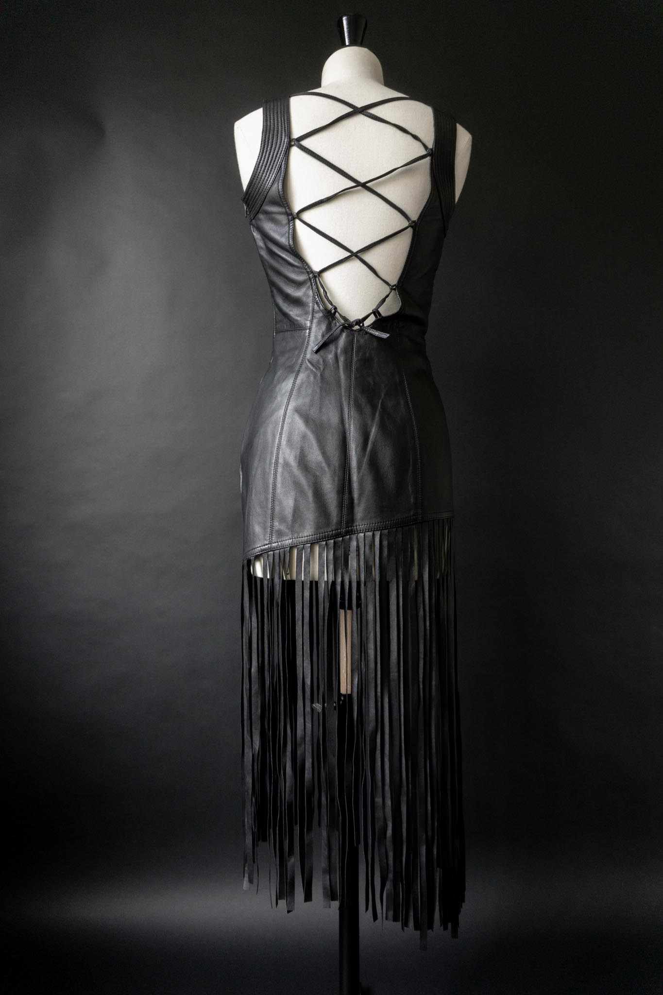 Vintage 80s Escada Lederkleid mit Fransen, Runway Piece, XS-S