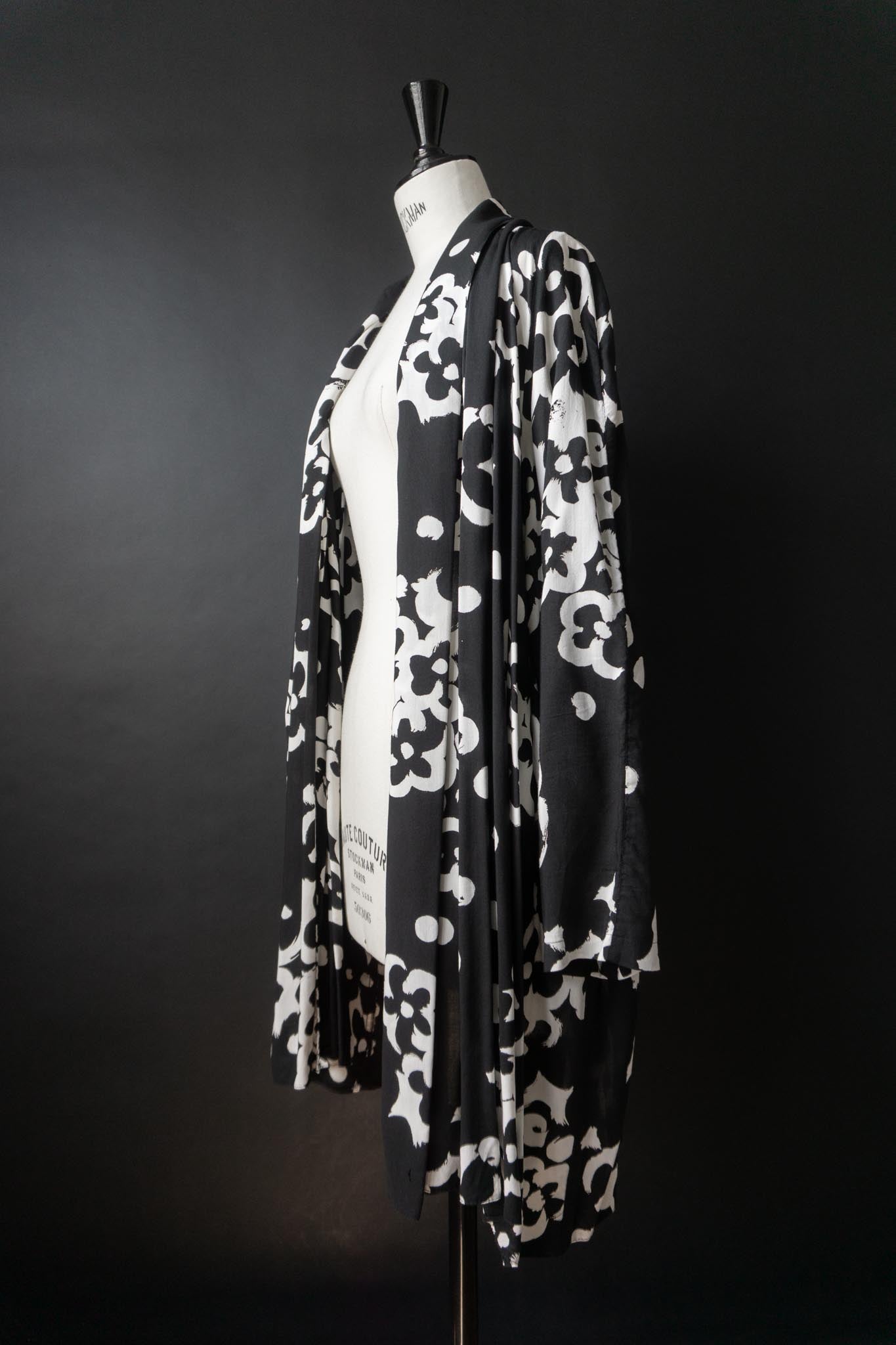Schwarz-weiße Vintage Blusenjacke mit grafischem Blütenprint, M-XL