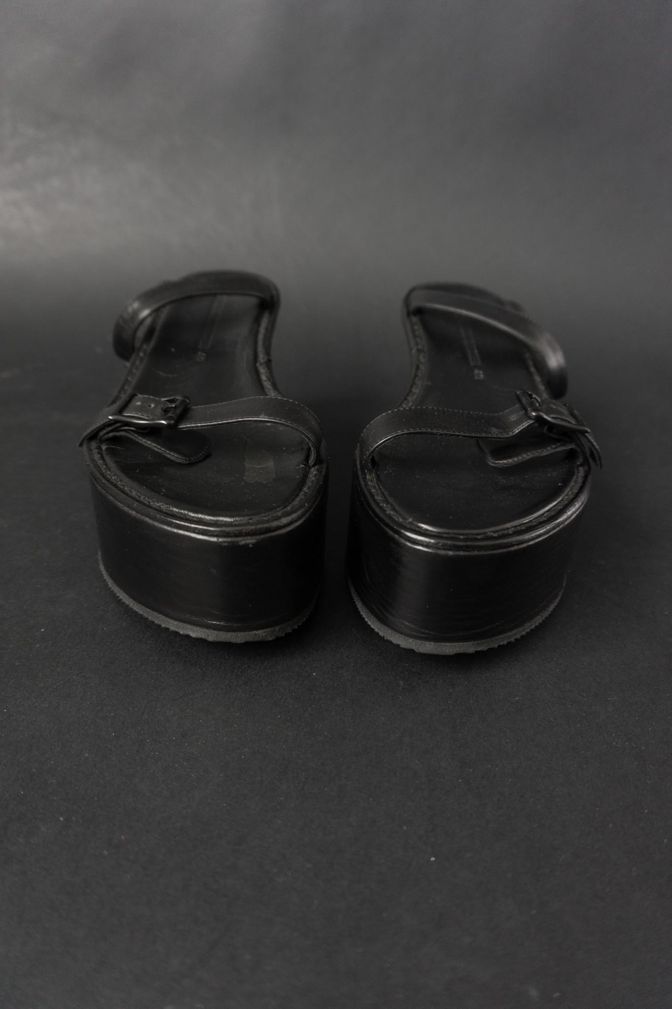 Ann Demeulemeester SS 2004 Platform Mules aus schwarzem Leder mit Keilabsatz, 40