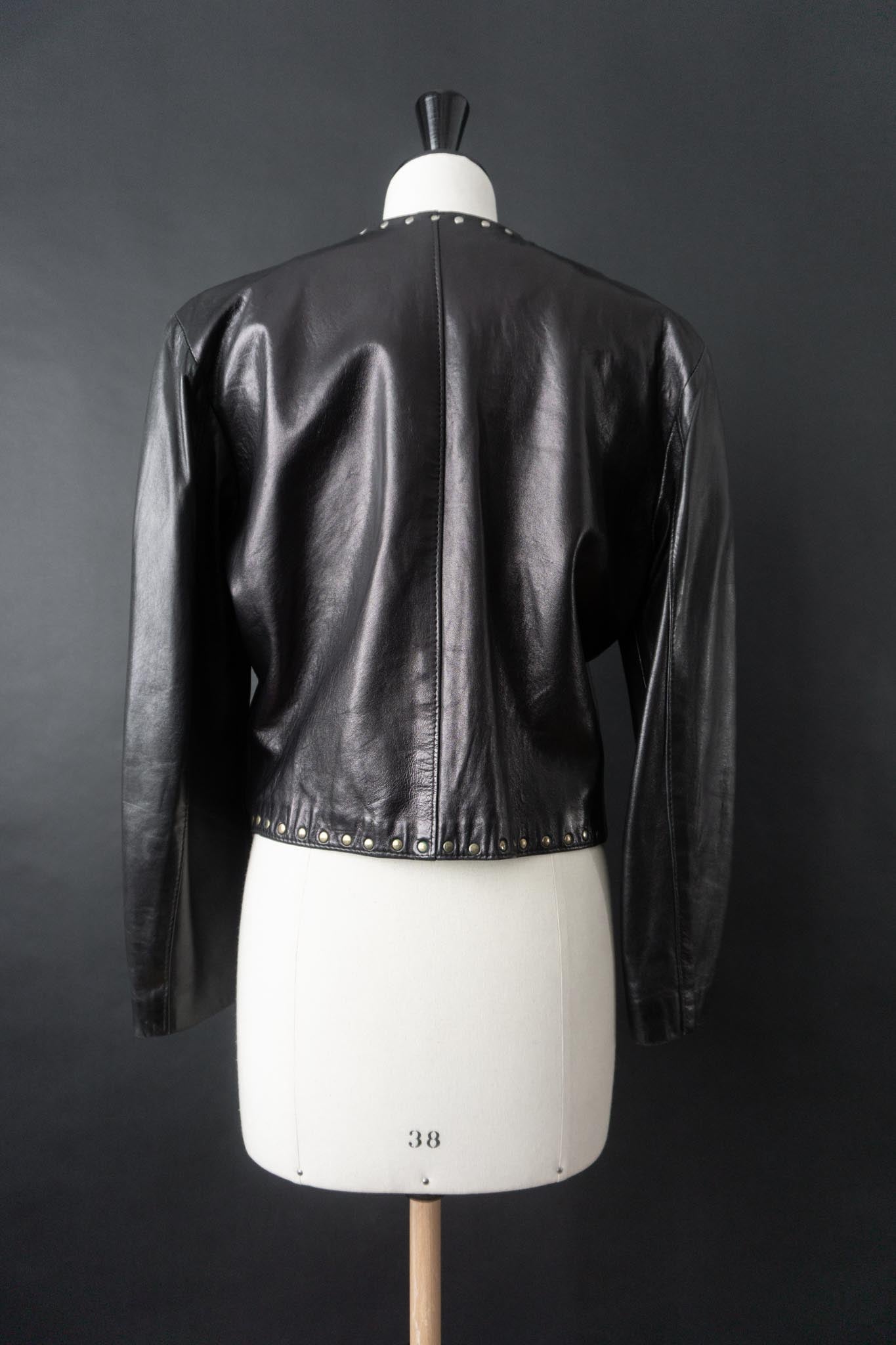 Vintage 80s Nieten Lederjacke, Cropped und boxy, S–M