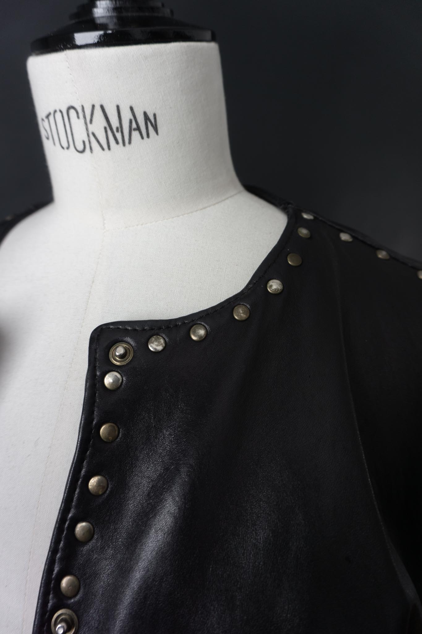 Vintage 80s Nieten Lederjacke, Cropped und boxy, S–M