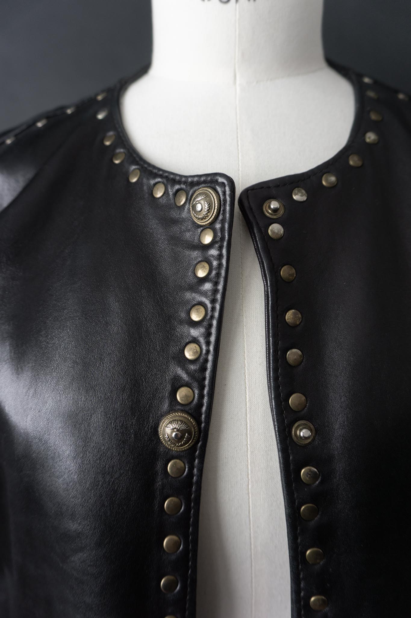 Vintage 80s Nieten Lederjacke, Cropped und boxy, S–M
