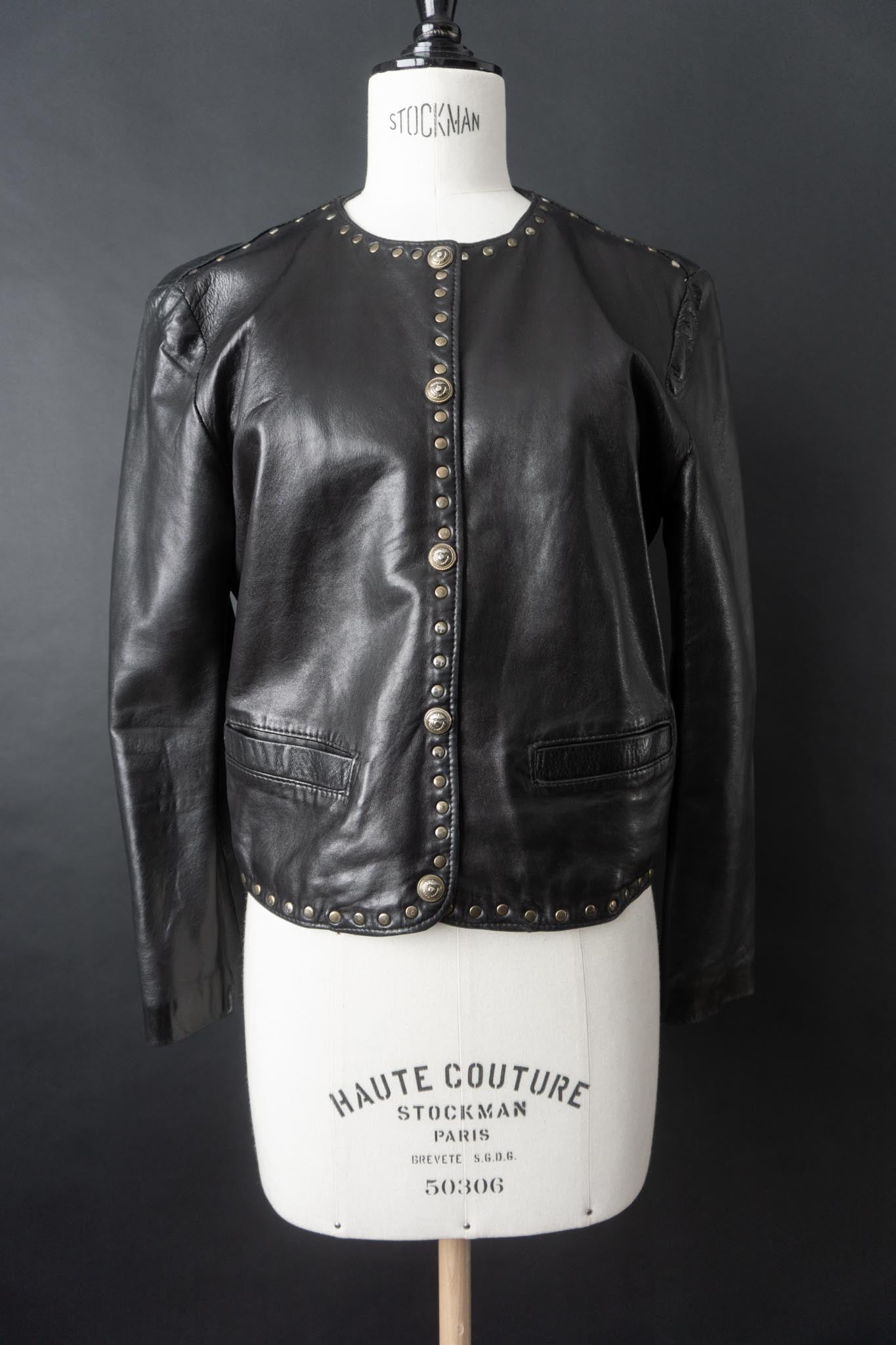 Vintage 80s Nieten Lederjacke, Cropped und boxy, S–M