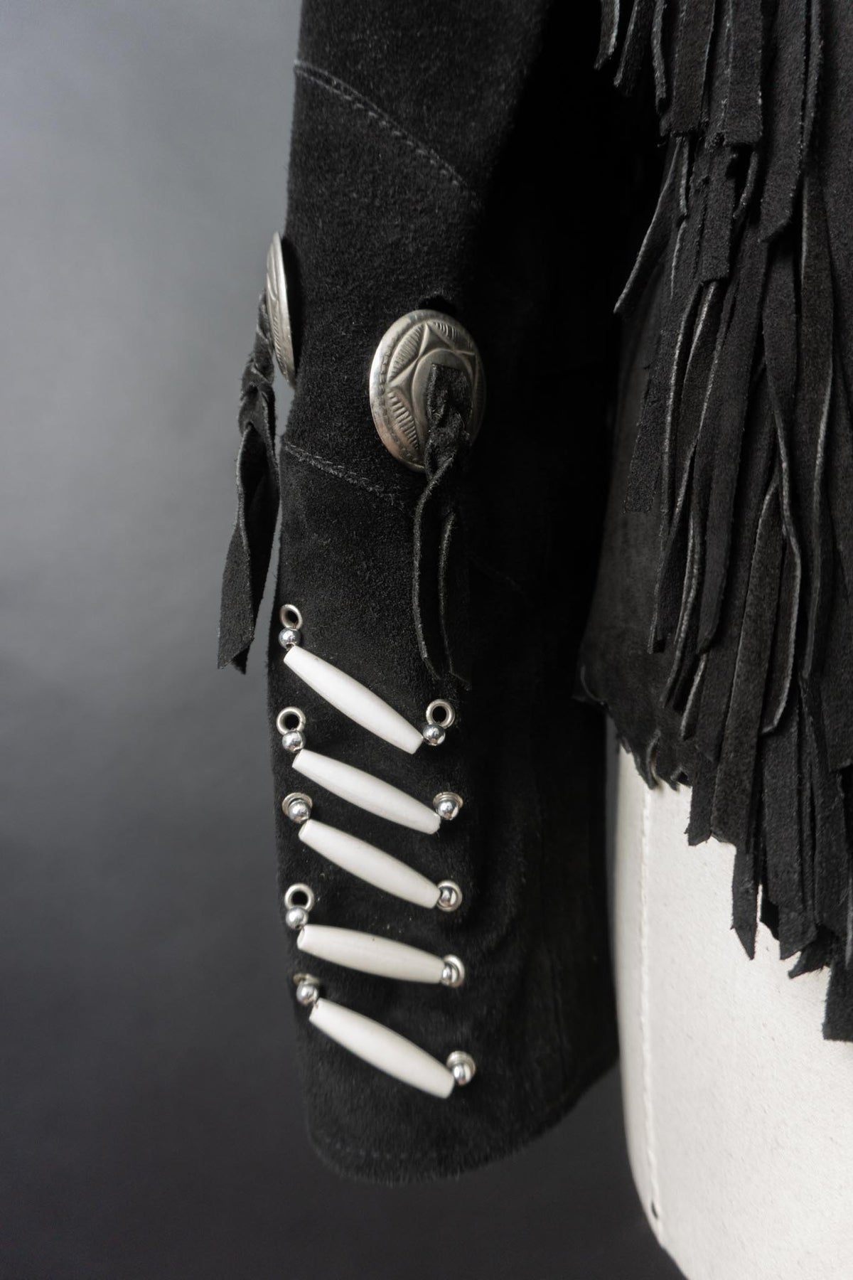Vintage Western Lederjacke aus Veloursleder mit Fransen & Conchos, M–L