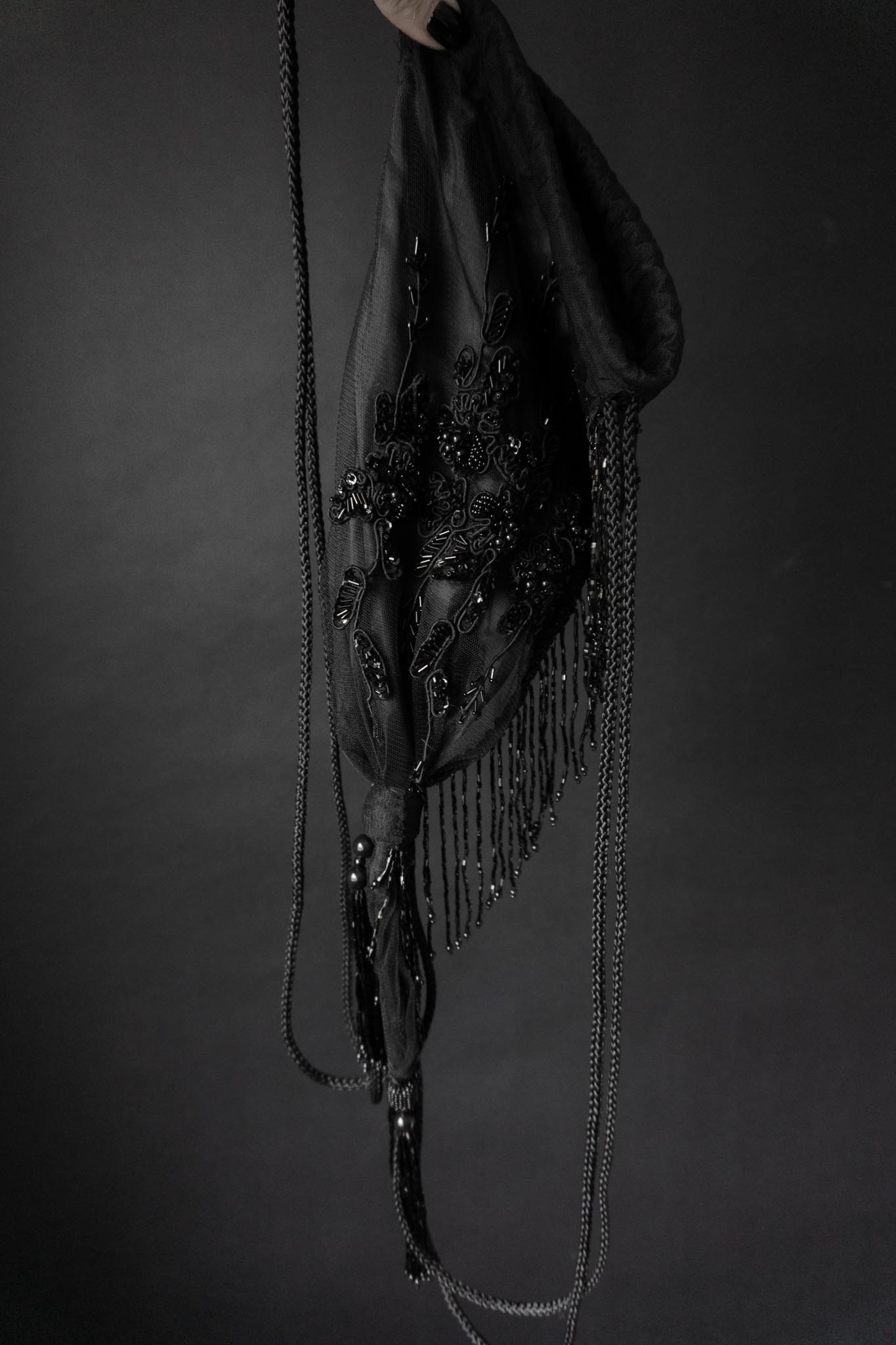 Vintage Whimsigoth Rucksack mit schwarzen Perlen und Fransen
