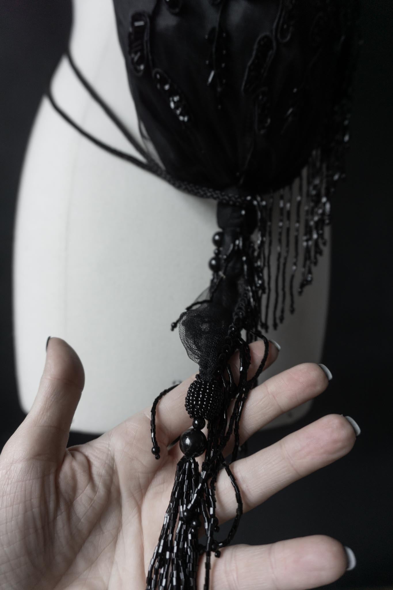 Vintage Whimsigoth Rucksack mit schwarzen Perlen und Fransen