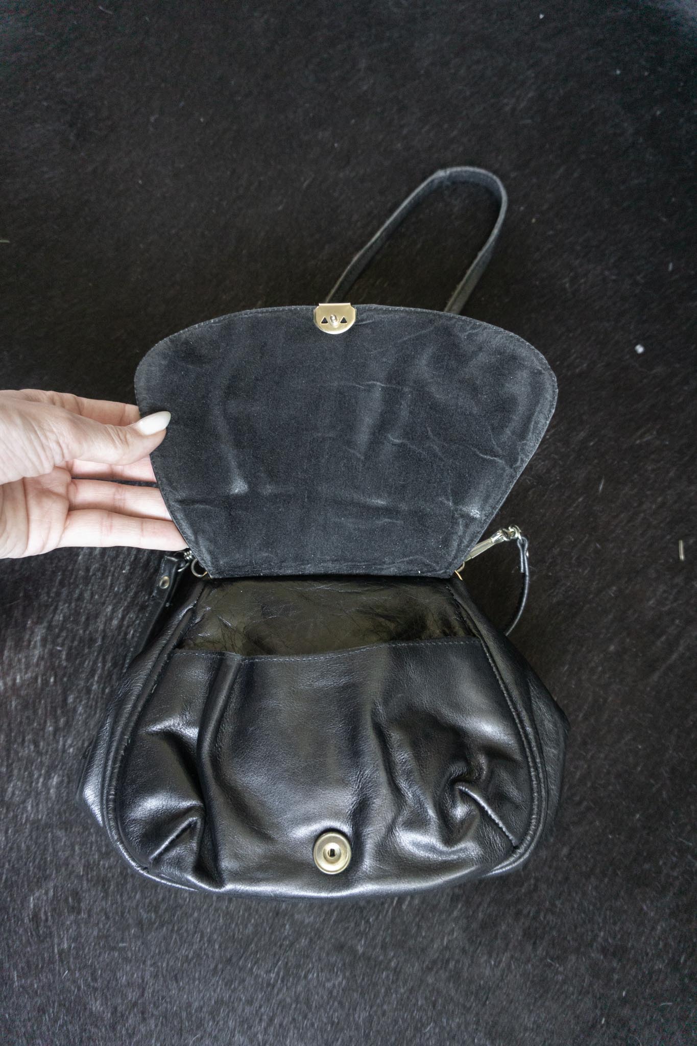 Vintage Echtleder Umhängetasche mit Bügelverschluss Gothic