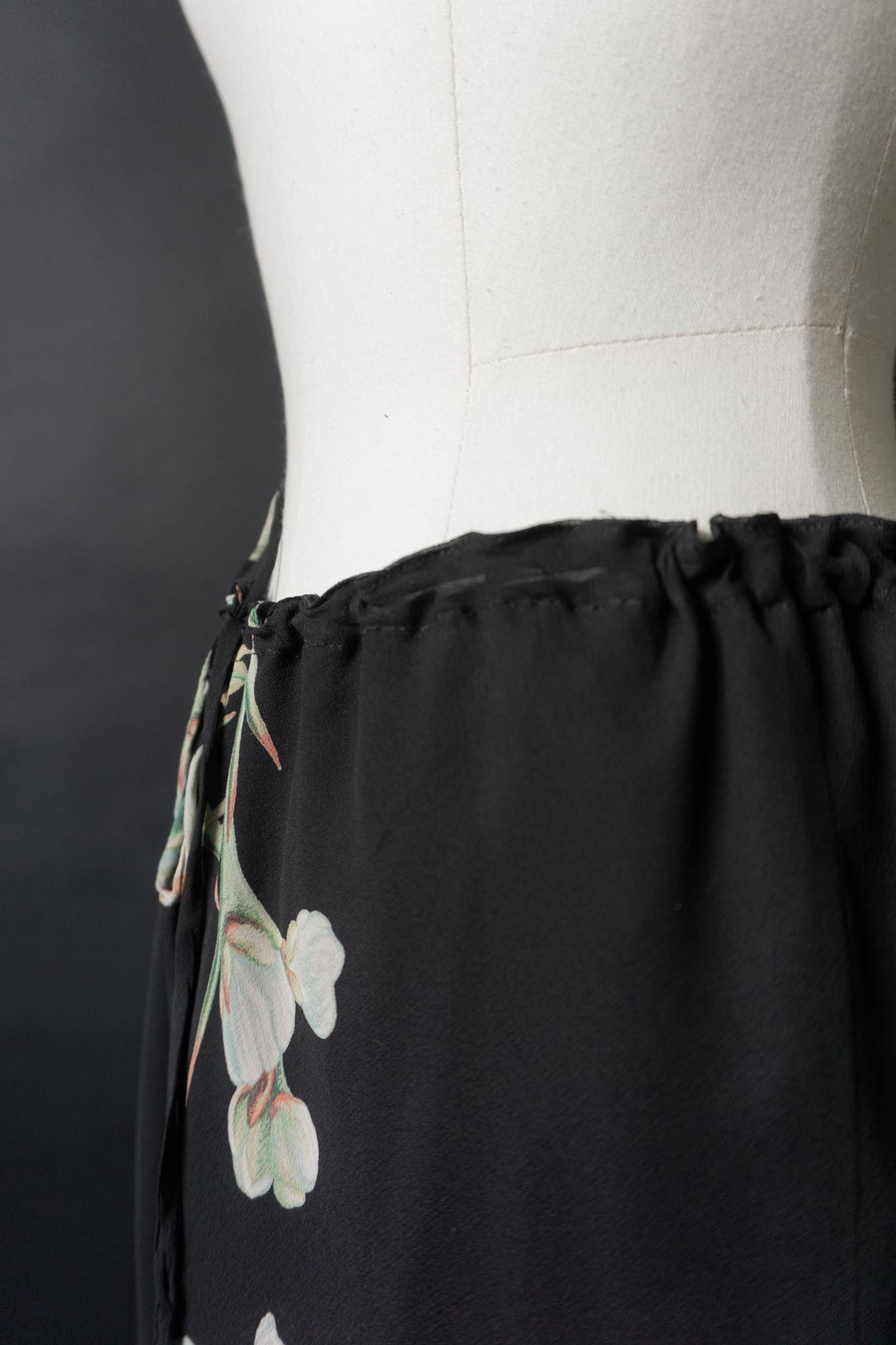 Vintage 90s Midirock, Seide, Orchideen, M–XL