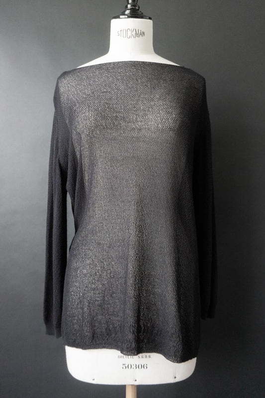 Schwarzer transparenter Vintage Strickpullover mit weitem Ausschnitt und luftiger Strickstruktur.