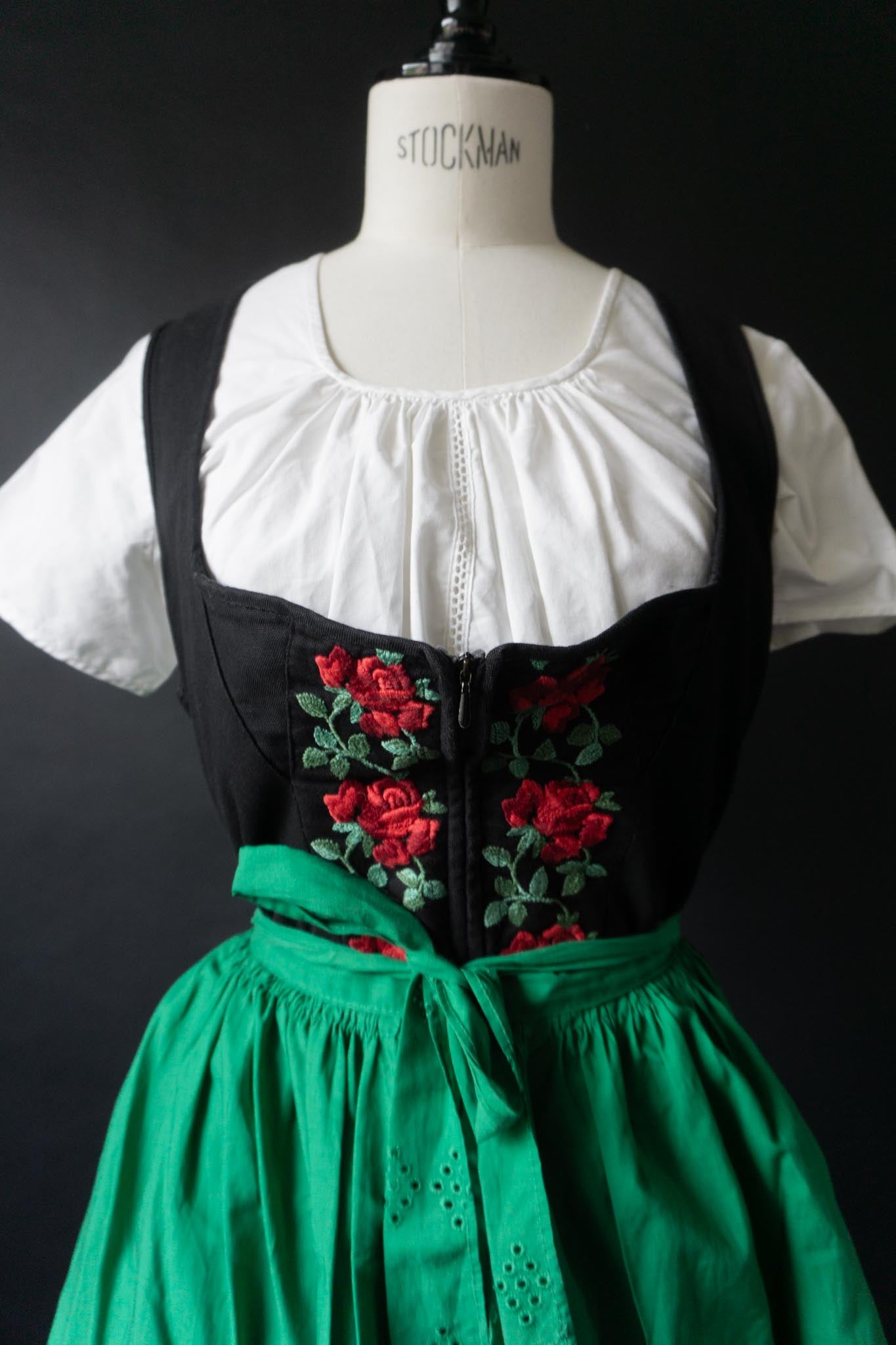 Vintage Goth Dirndl, Berchtesgarden Rosenstickerei, L-XL