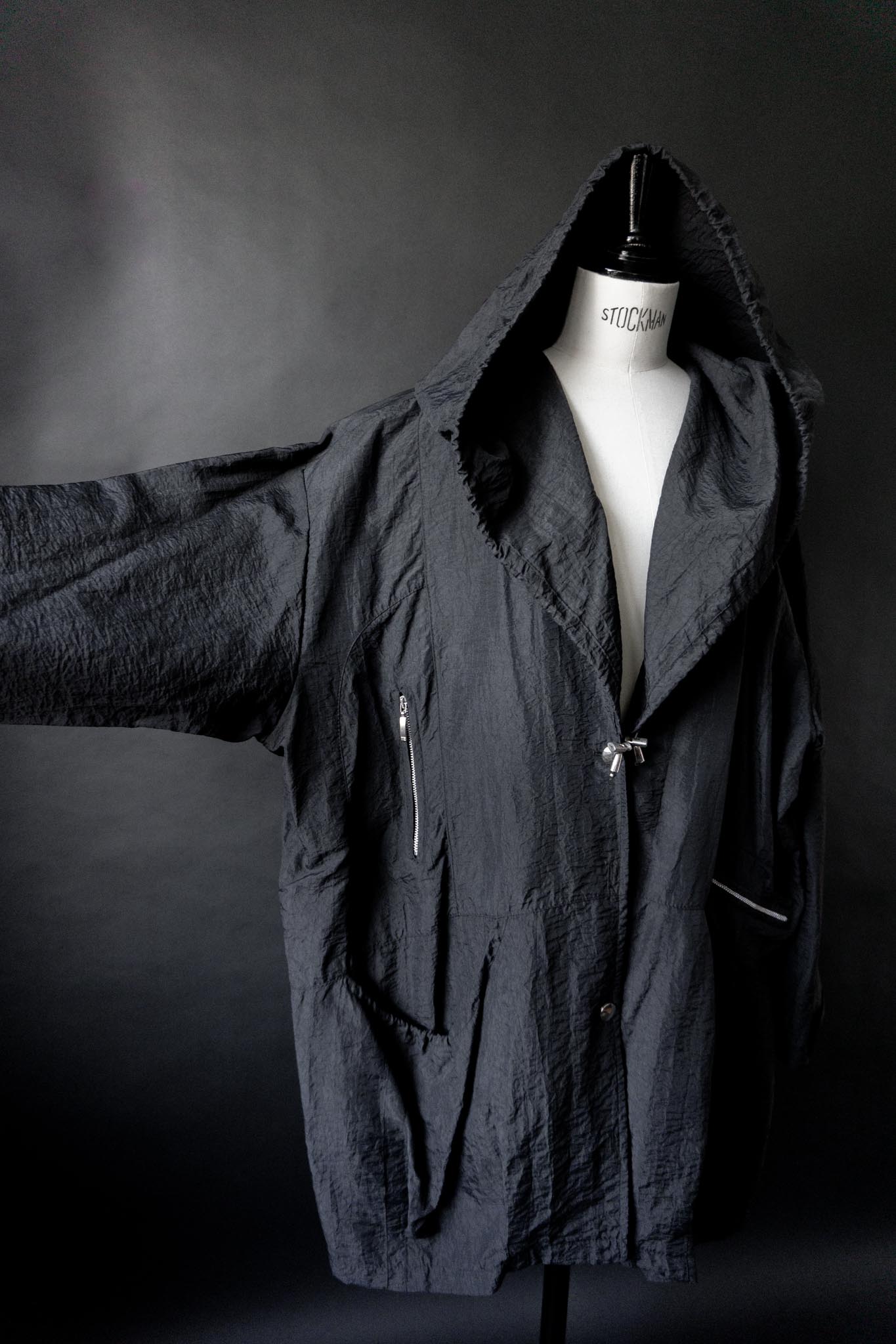 Vintage avantgarde Nylonjacke, Kapuze, L–XL