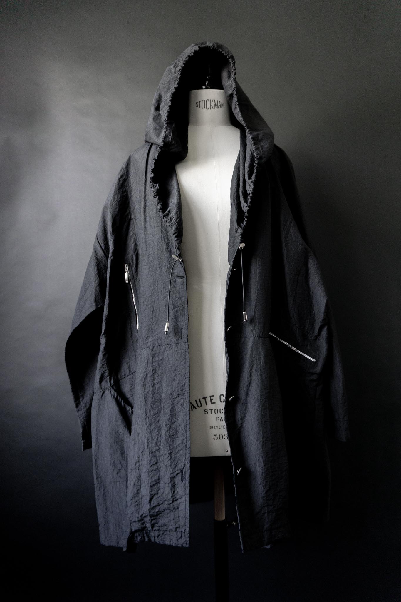 Vintage avantgarde Nylonjacke, Kapuze, L–XL